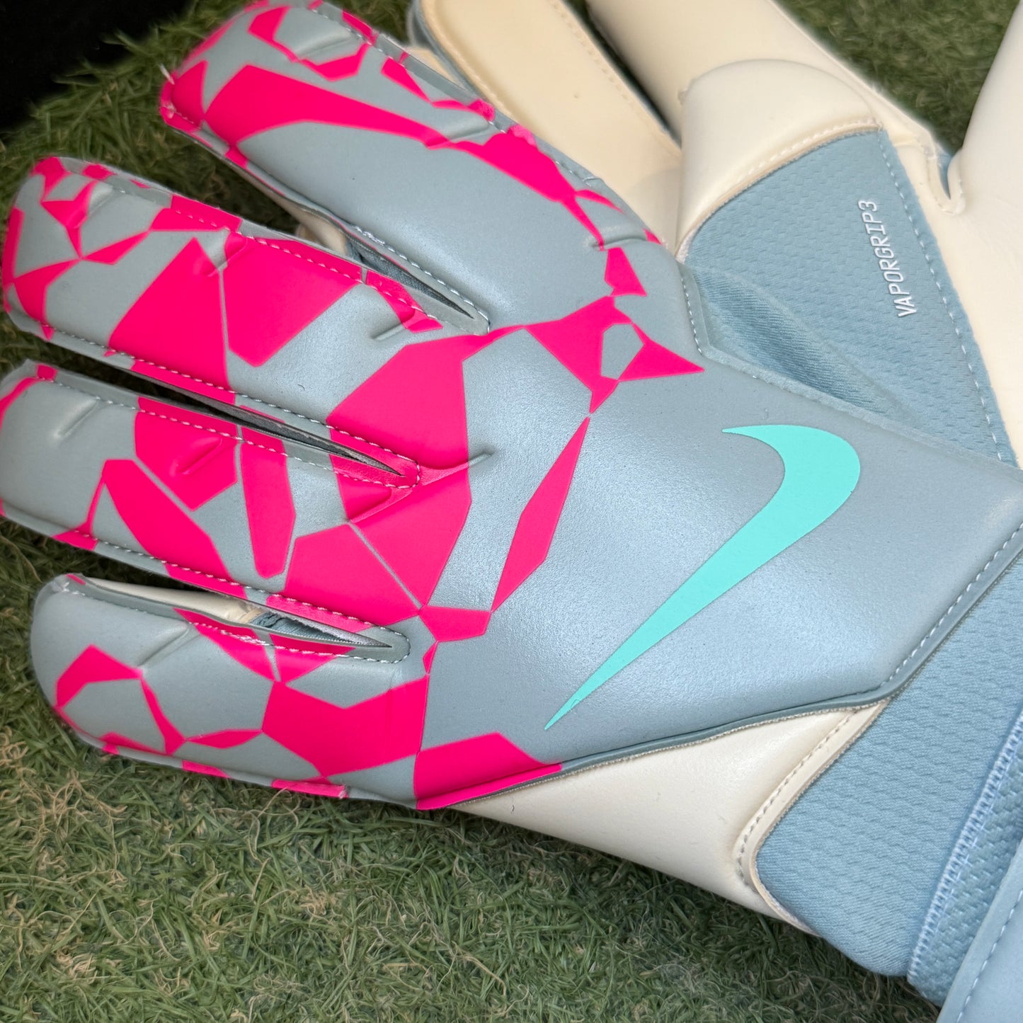 日本未発売 ヴェイパーグリップ３HQ0304 395 Vapor Grip 3