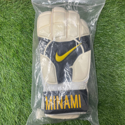 NIKE キーパーグローブ　PGS109 104 南雄太