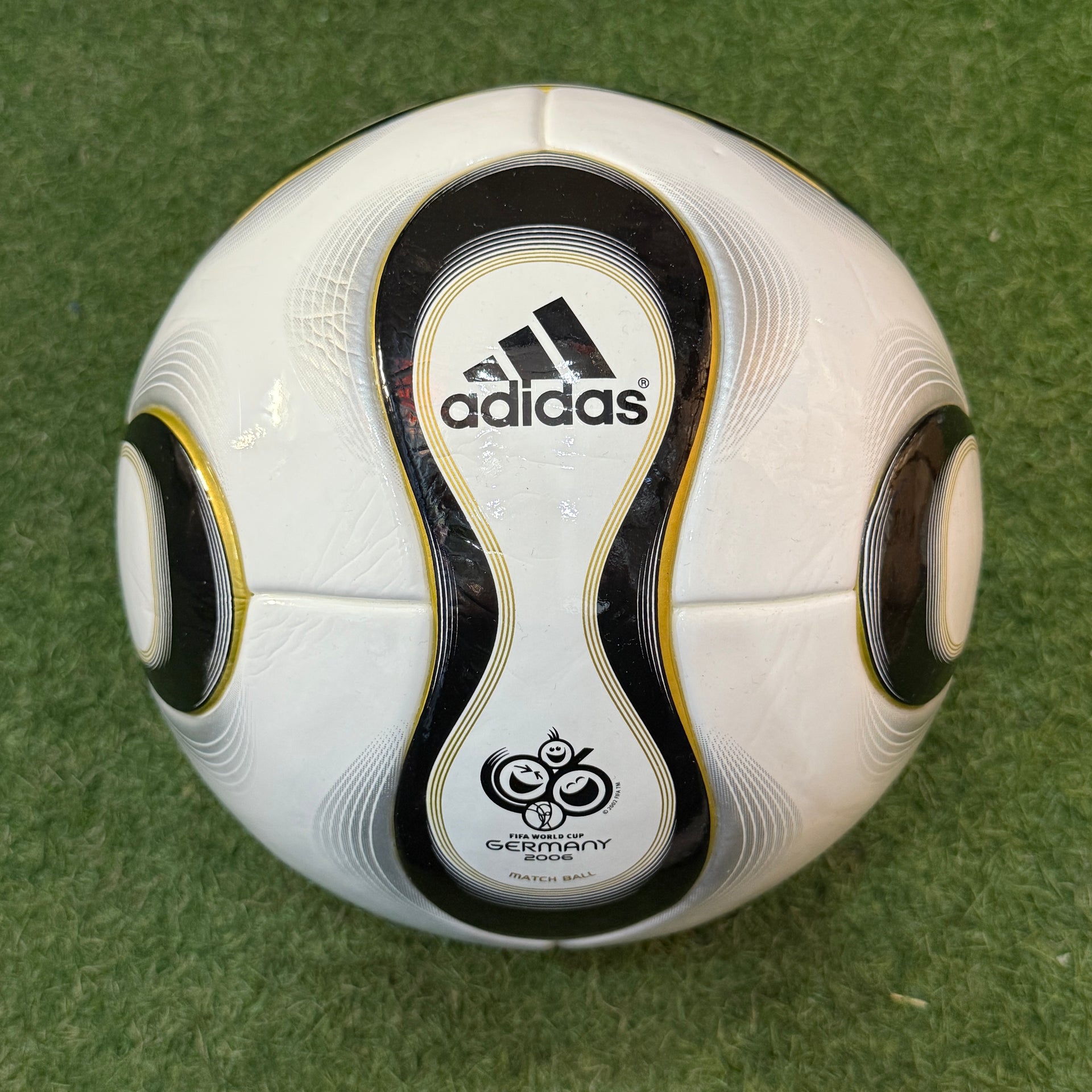 チームガイスト 復刻ボール JI5480 +teamgeist – 俺の足 サッカー用品 