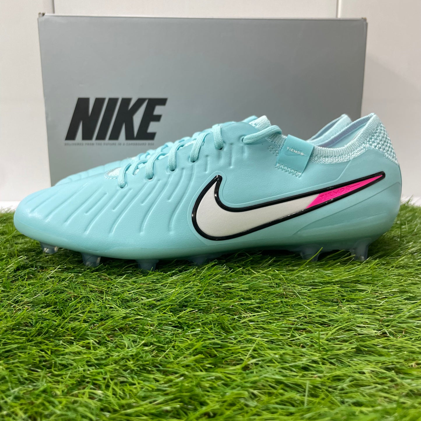 ティエンポレジェンド10 ELITE AG PRO IB9520 401