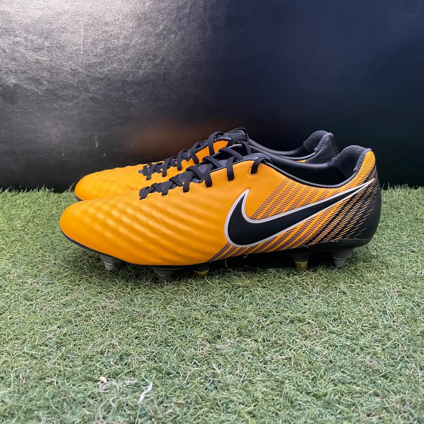 28.5 cm Used Goods 中古スパイク Magista Opus 2 SG ANTI CLOG