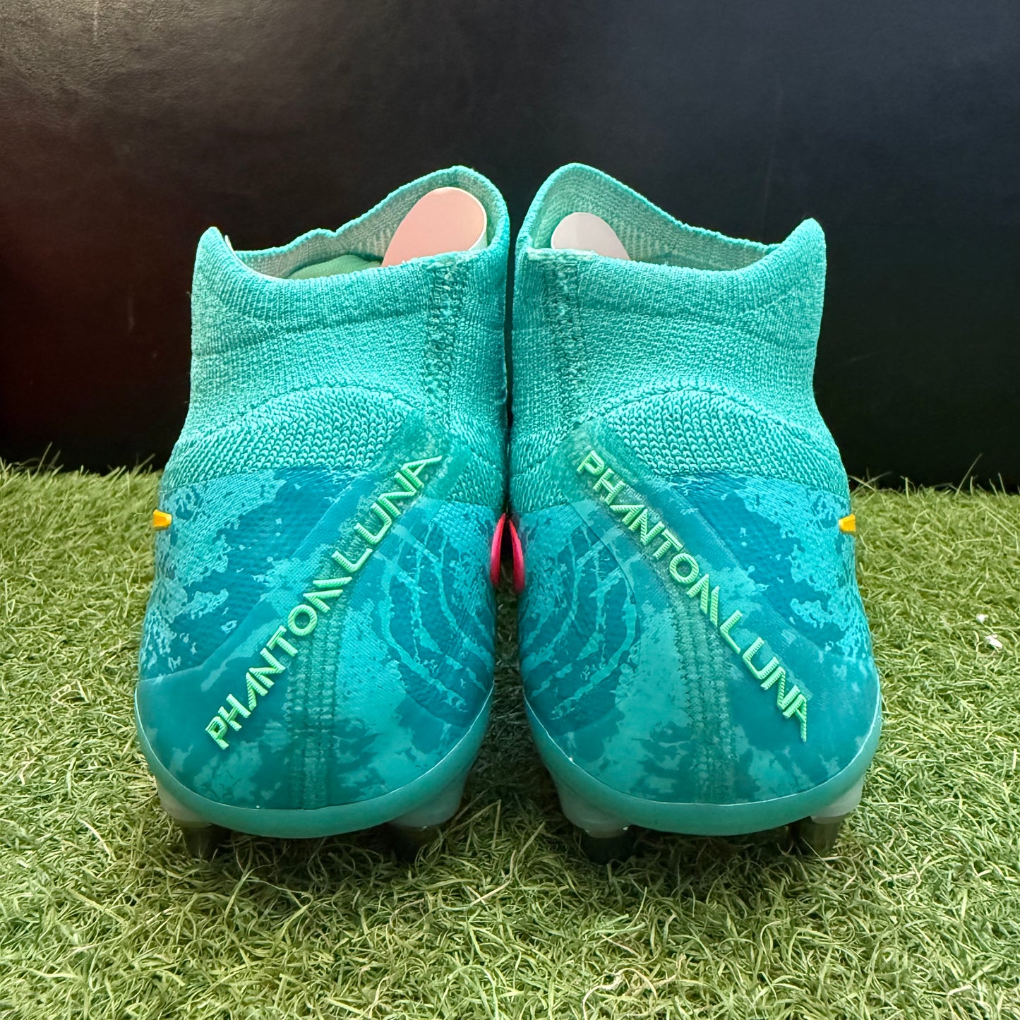 日本未発売 ファントムルナ 2 ELITE LV8 SG-PRO P FZ4950 300