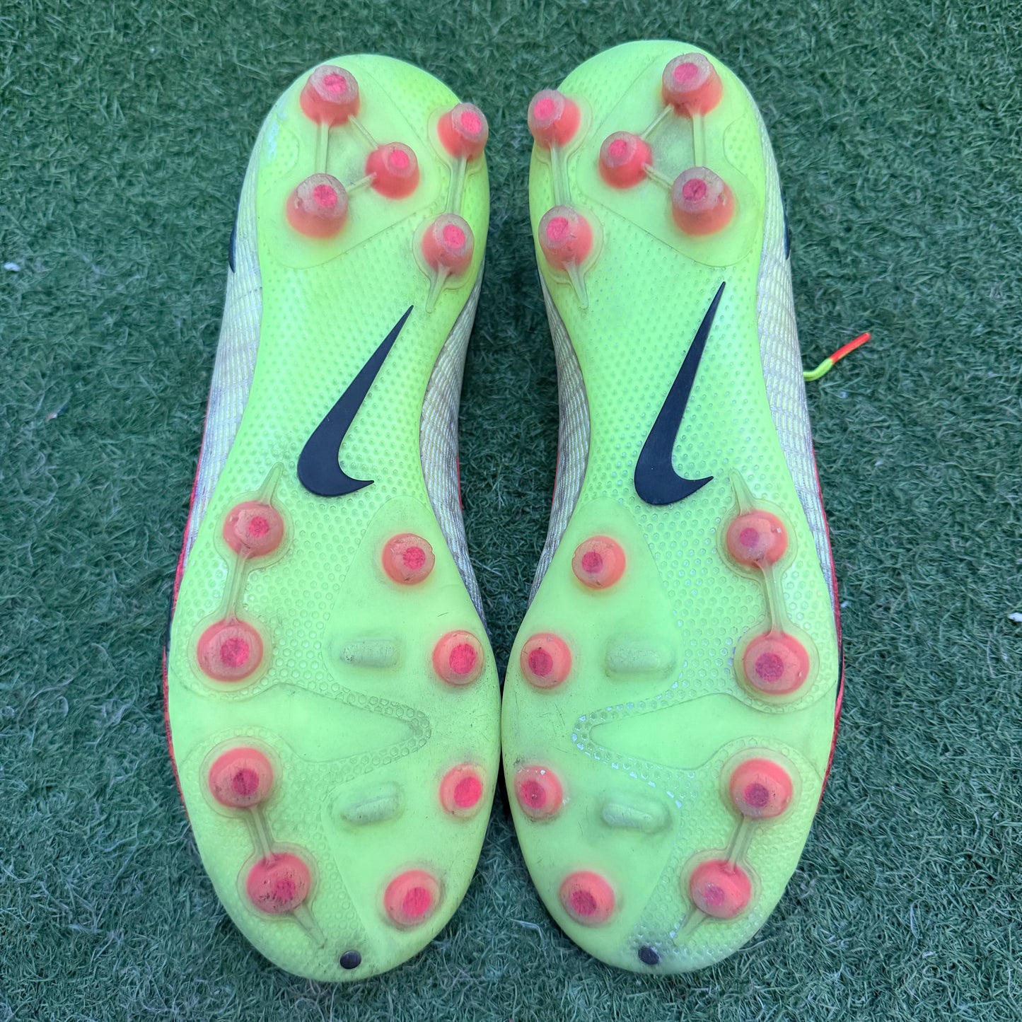 26.0 Used Goods中古スパイク Vapor 14 Elite HG