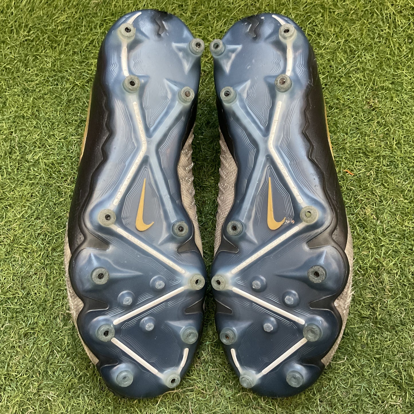 C 24.0 cm Used Goods中古スパイクPhantom GX2 Elite AG-PRO