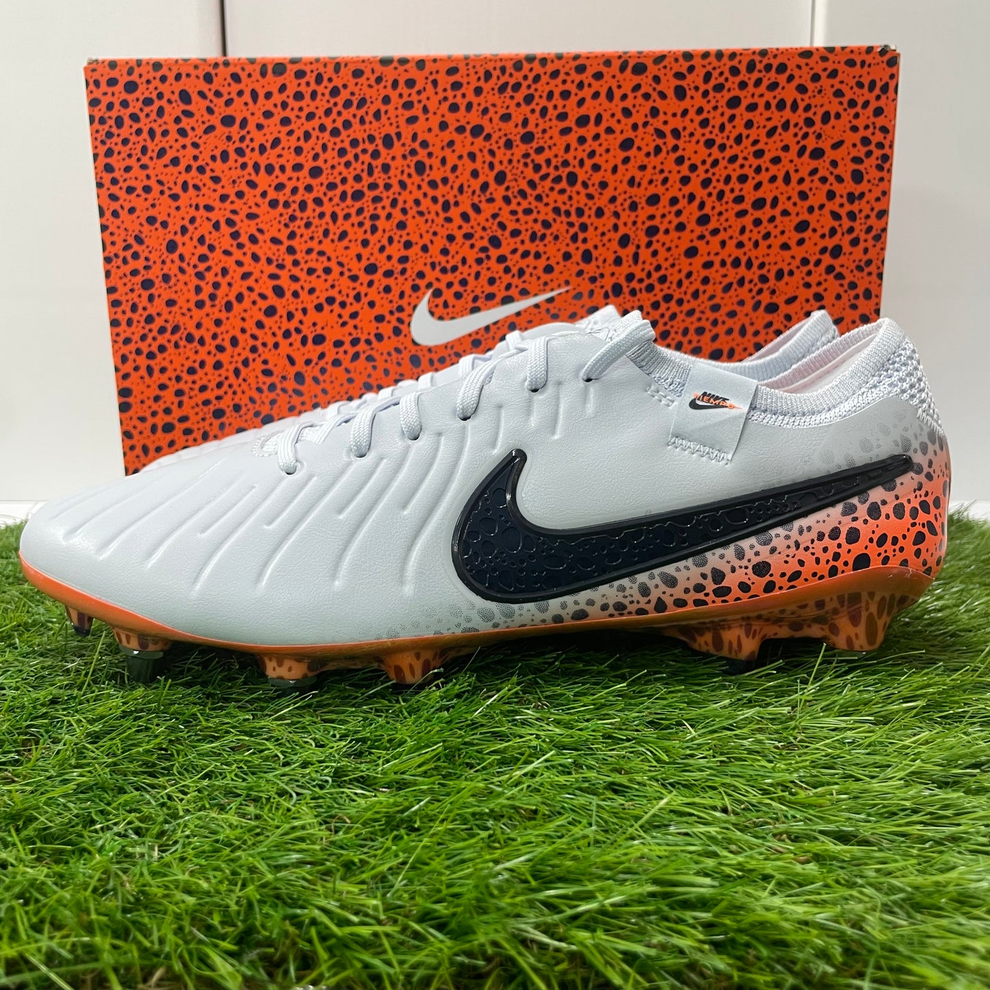 日本未発売 ティエンポレジェンド 10 エリート SG-PRO HF4824 900 Tiempo legend Elite