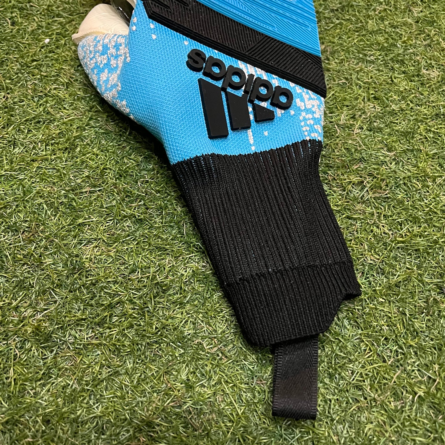 プレデター PRO PROMO URG1.0 DY2630