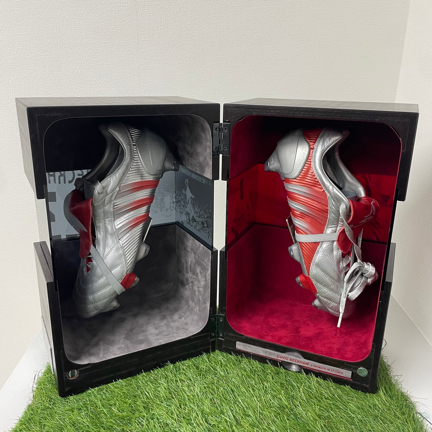 PREDATOR SG DAVID BECKHAM ベッカムモデル　320/723