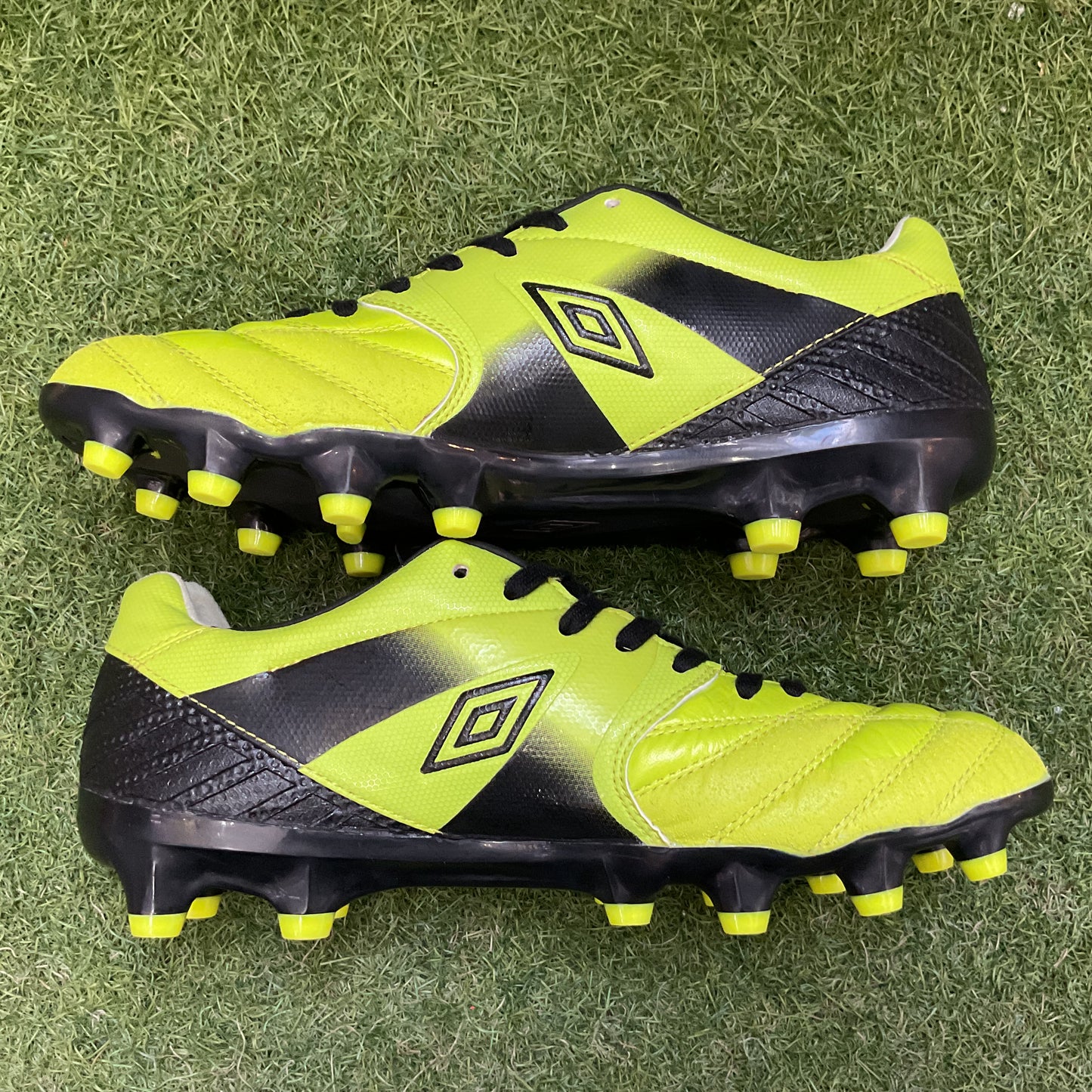 25.5 cm Used Goods中古スパイク アンブロ Umbro アクセレイター プロ