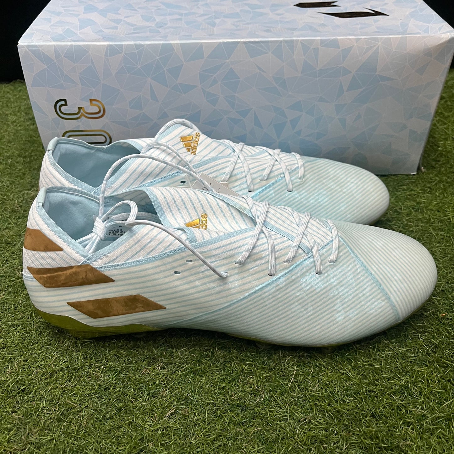 日本未発売 ネメシス メッシ 19.1 FG 15Y EE7849 NEMEZIZ MESSI