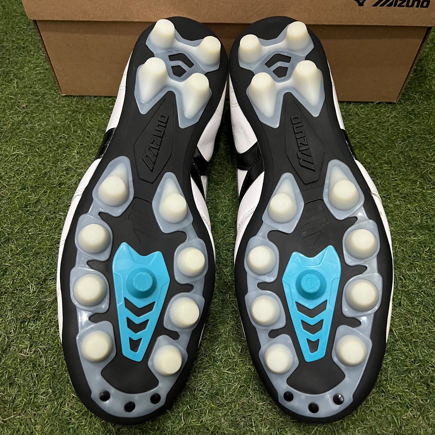 訳あり 日焼け日焼けあり モレリア2 ELITE 日本未発売 P1GA221209