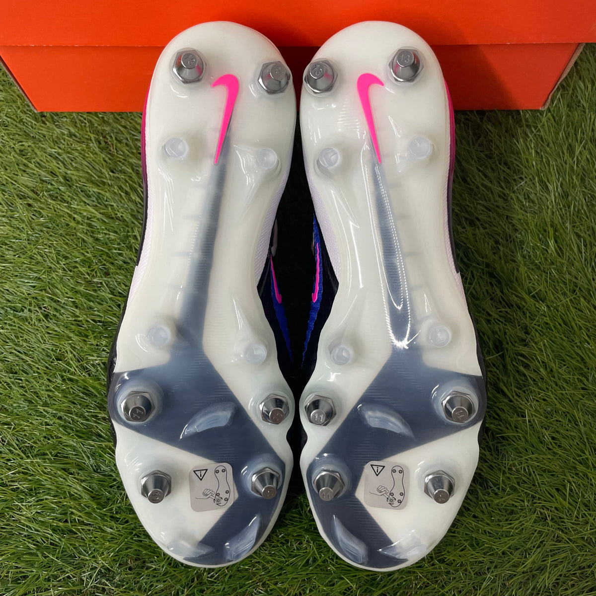 ファントム 6 LOW ELITE SG-PRO P IO4460 446