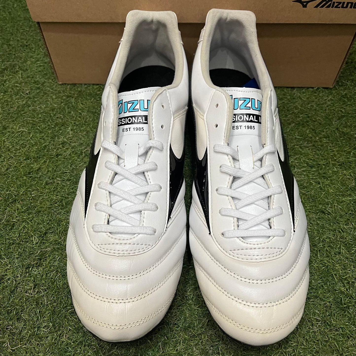 訳あり 日焼け日焼けあり モレリア2 ELITE 日本未発売 P1GA221209