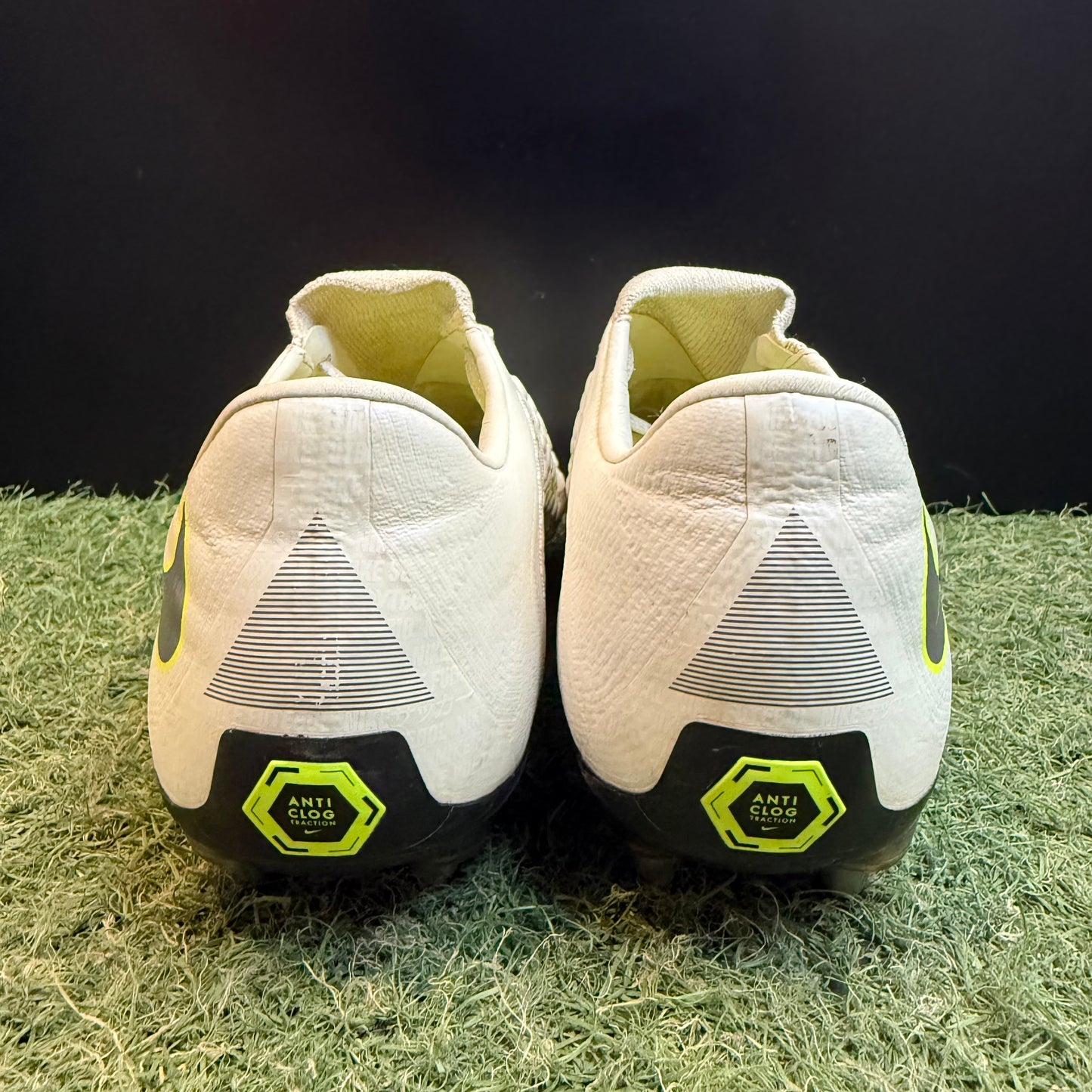 26.0 Used Goods中古スパイクHypervenom  Phantom 3 SG Anti Clog