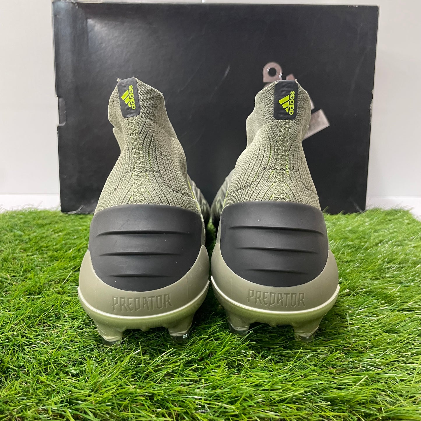 プレデター19+ FG EF8204