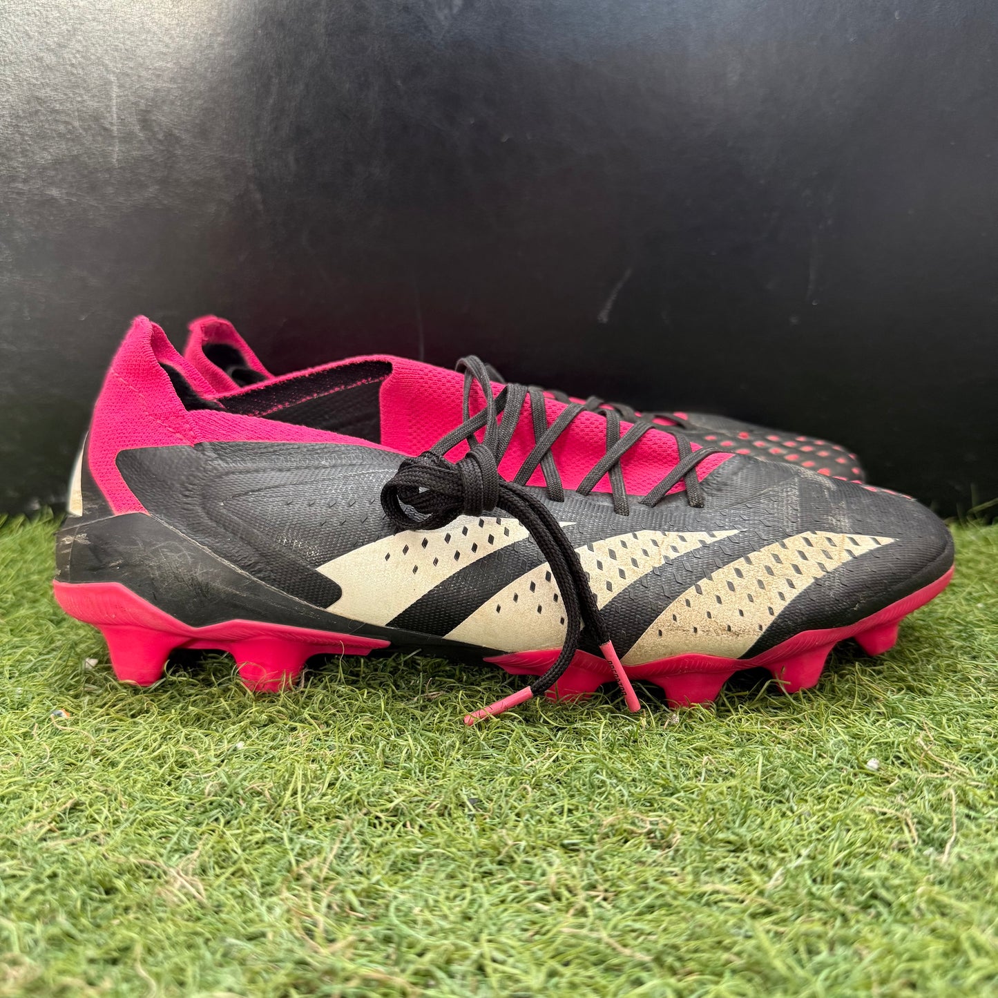 26.0cm Used Goods中古スパイクPredator Accuracy.1 HG/AG