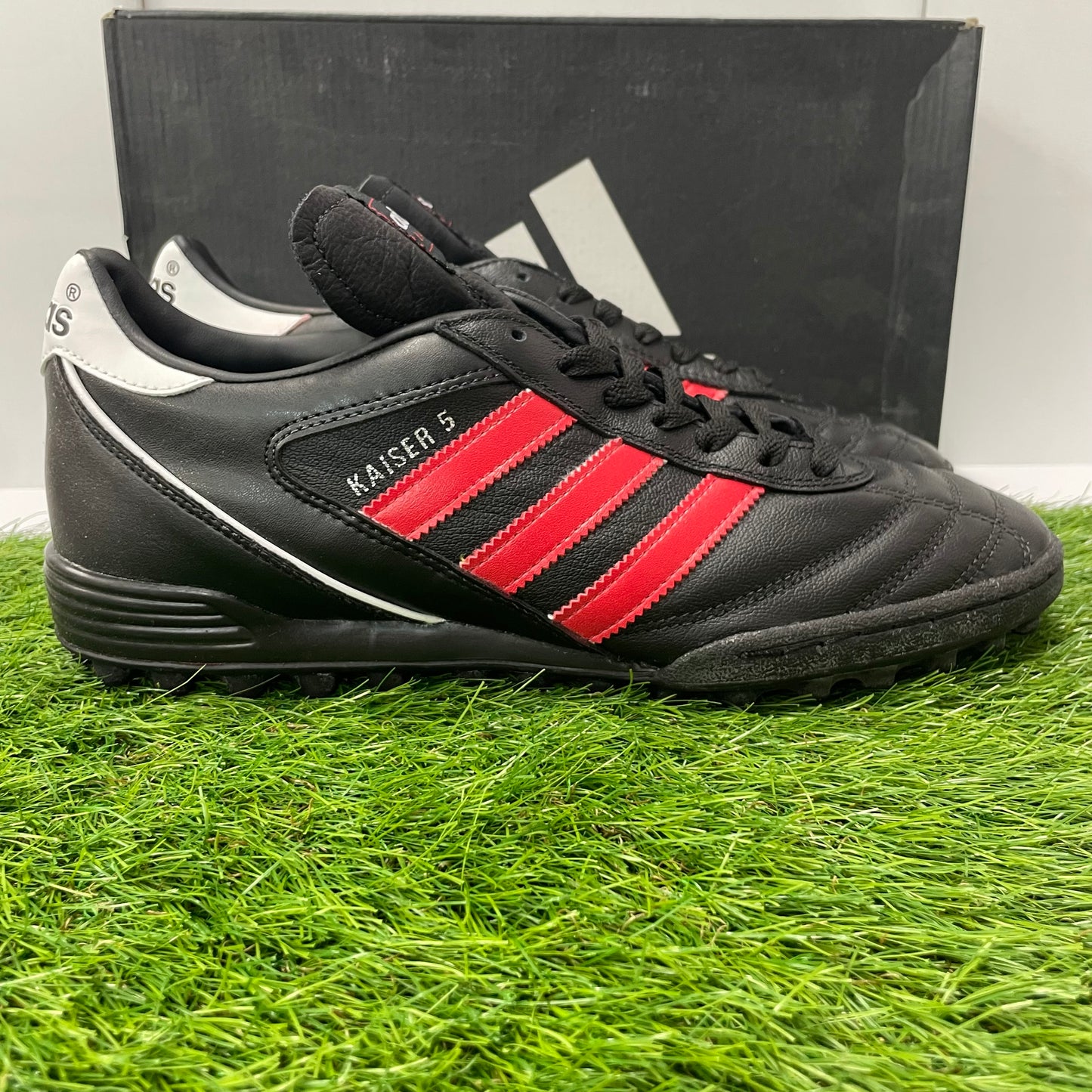 日本未発売 KAISER 5 TEAM RED STRIPES  677357