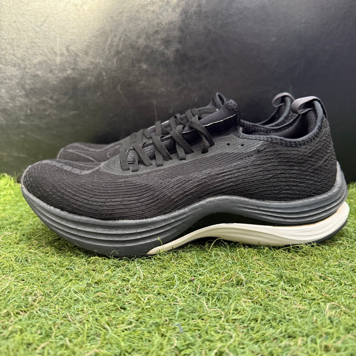 25.0 Used Goods中古ランニングシューズ ウェーブエアロ