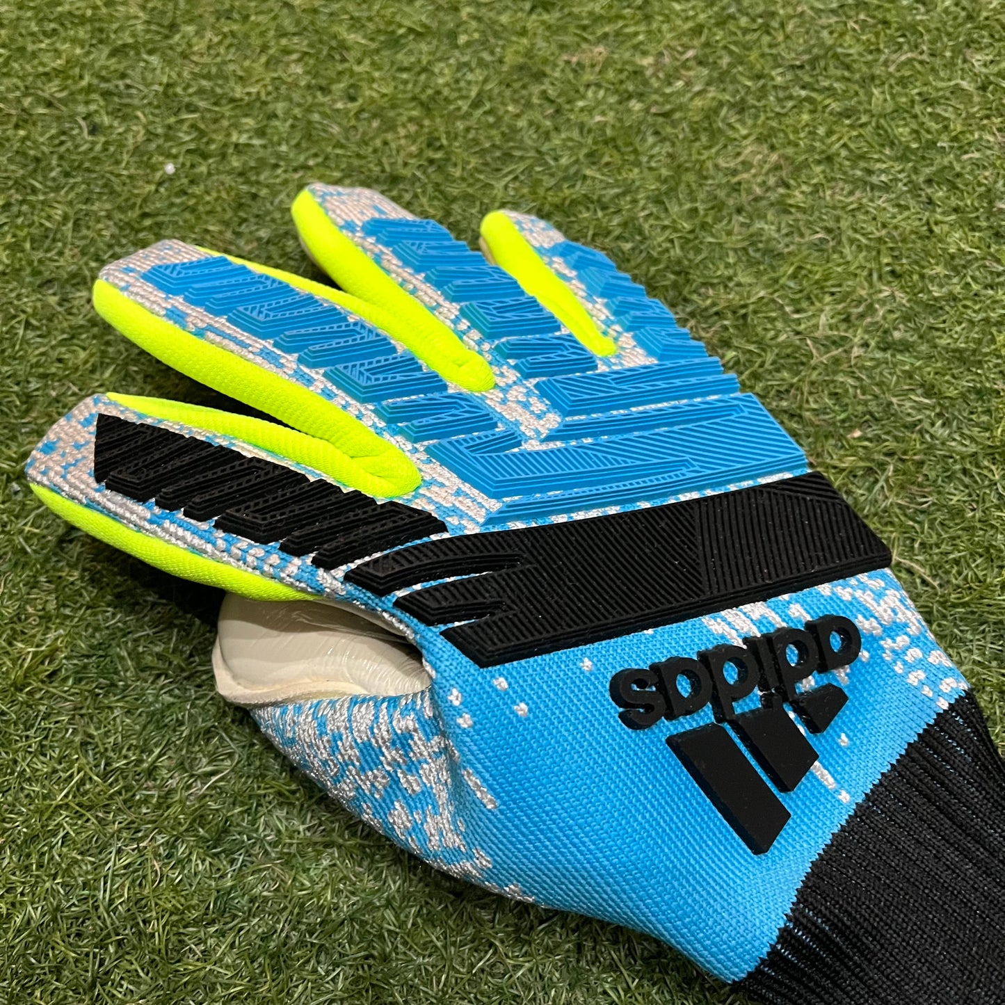 プレデター PRO PROMO URG1.0 DY2630