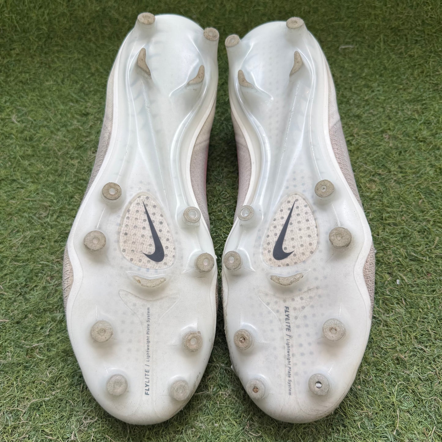 28.5 Used Goods中古スパイク Vapor 17Elite AGPRO