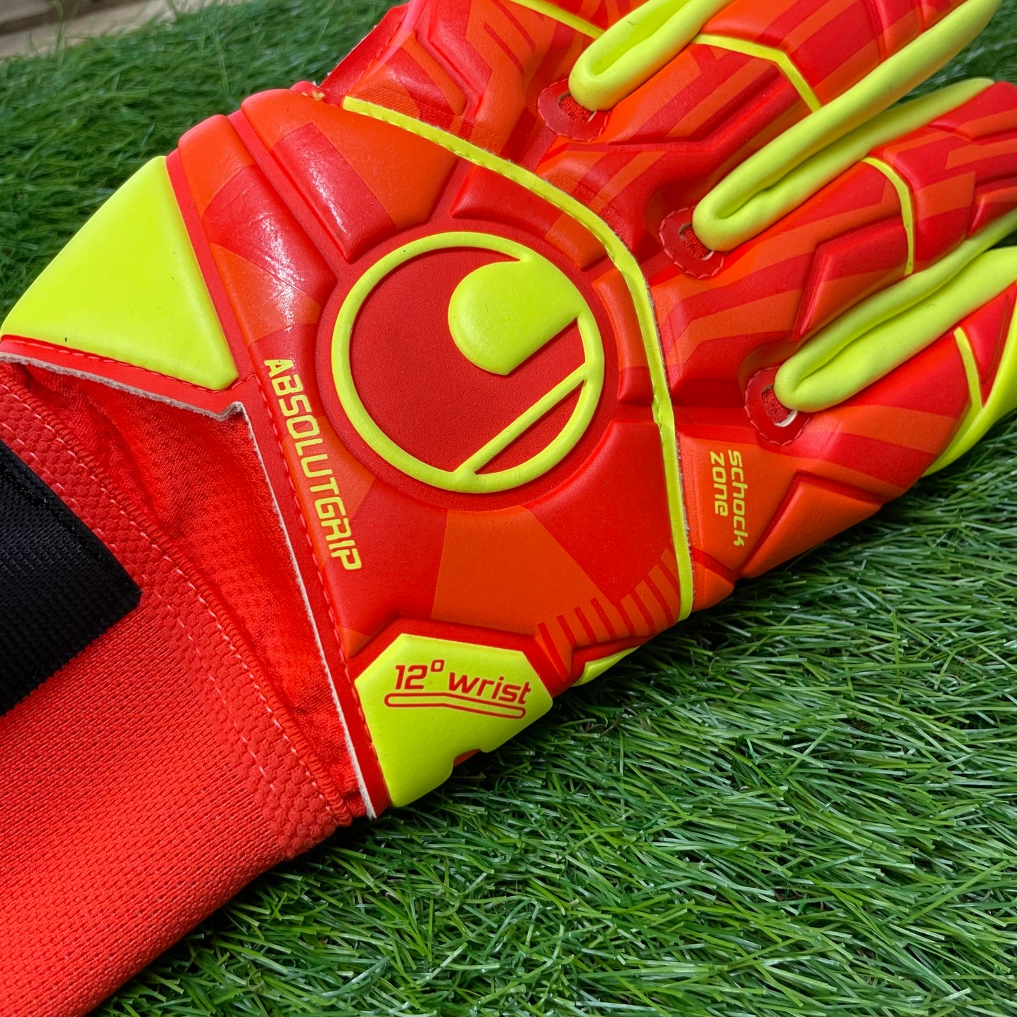uhlsport ダイナミックインパルス　アブソルートグリップ ハーフネガティブ 1011143