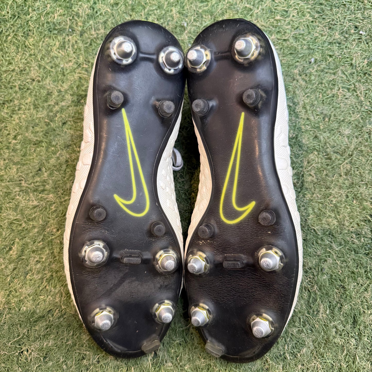 26.0 Used Goods中古スパイクHypervenom  Phantom 3 SG Anti Clog