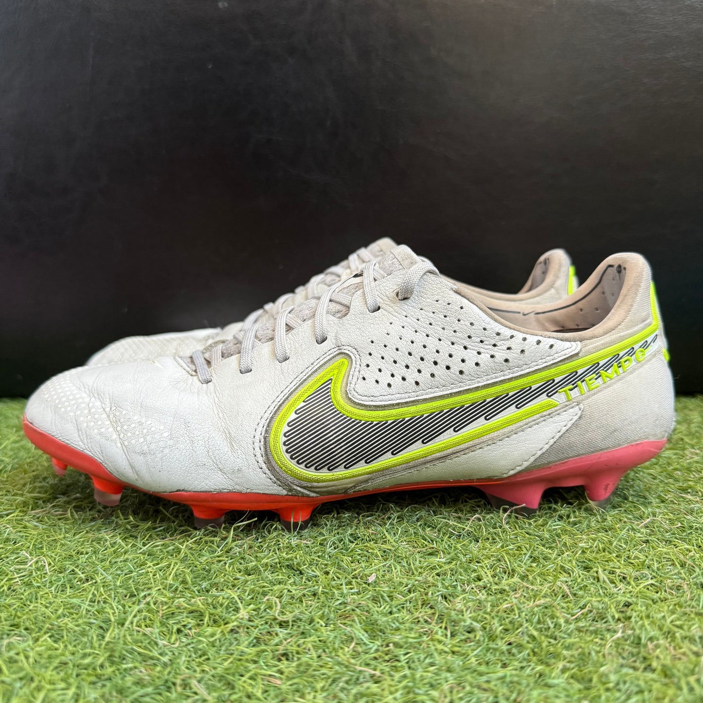 26.0 Used Goods中古スパイクTiempo Legend 9 FG ソール折れ