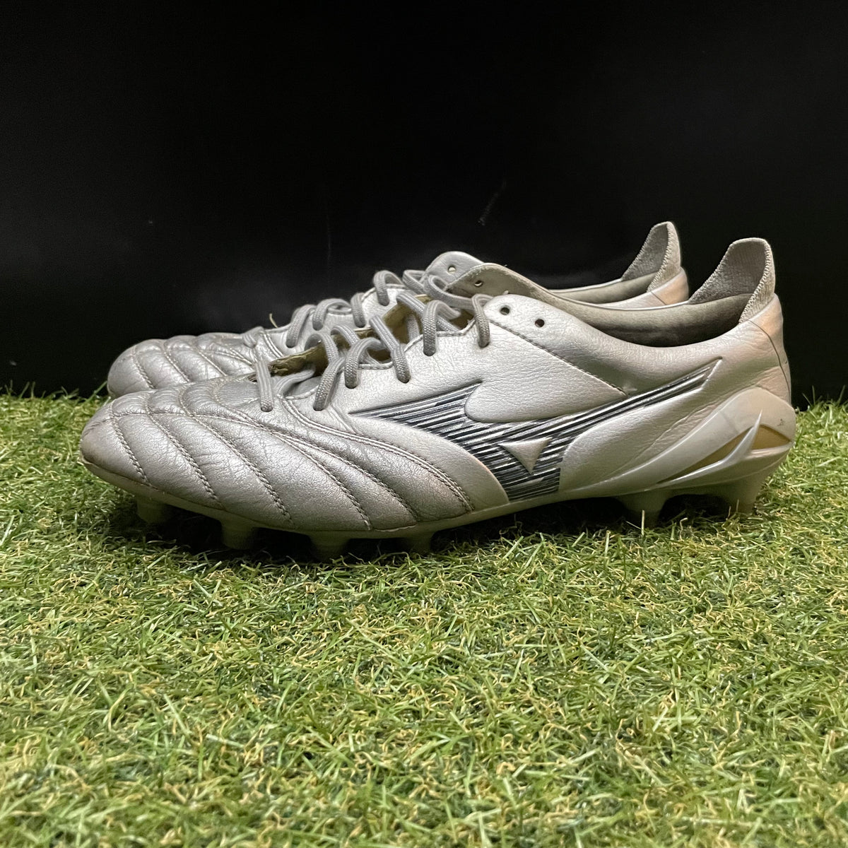 27.0 Used Goods中古スパイク Morelia Neo 4 Elite