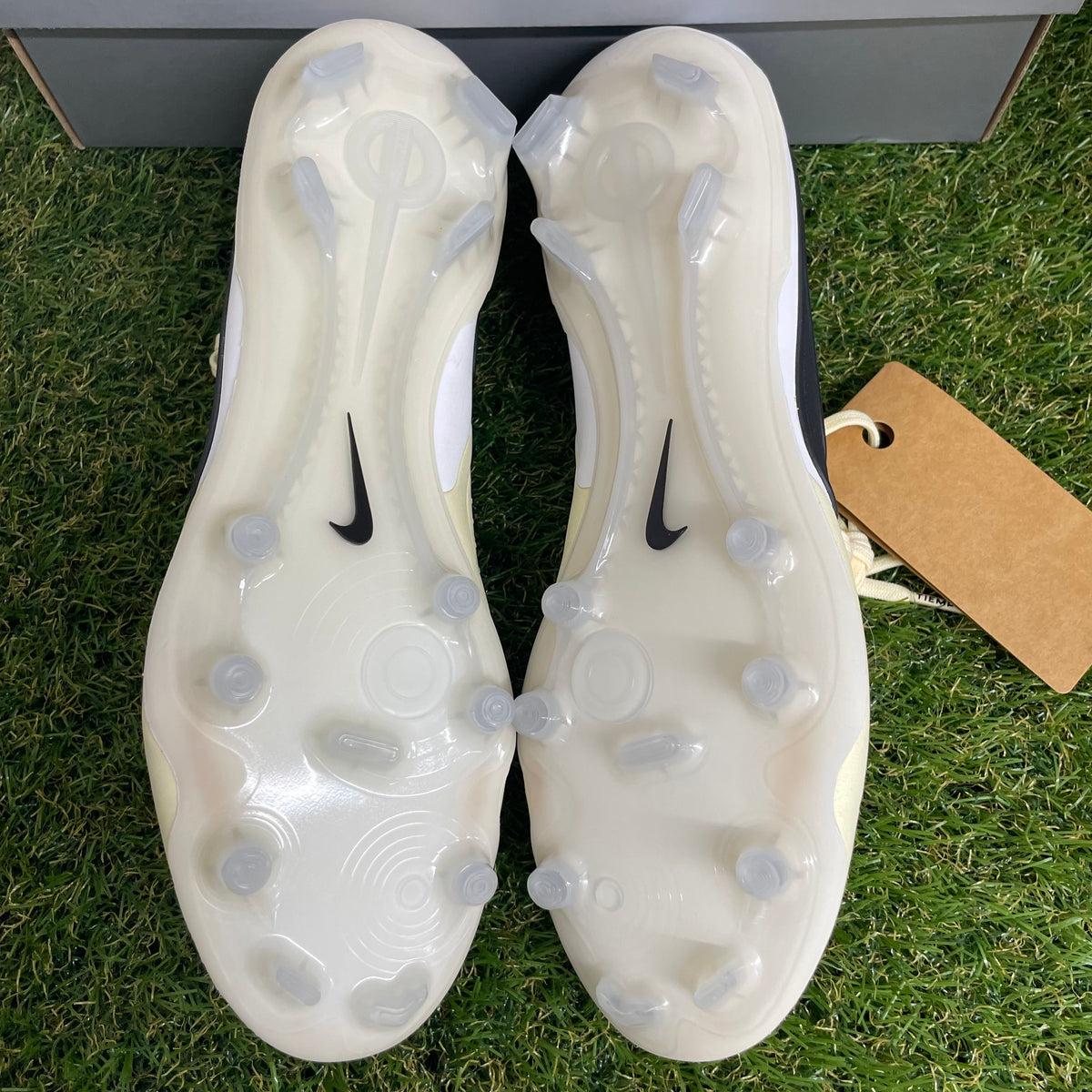 【訳あり未使用品】28.5 cm Used Goods中古スパイク LEGEND 10 ELITE FG DV4328 700