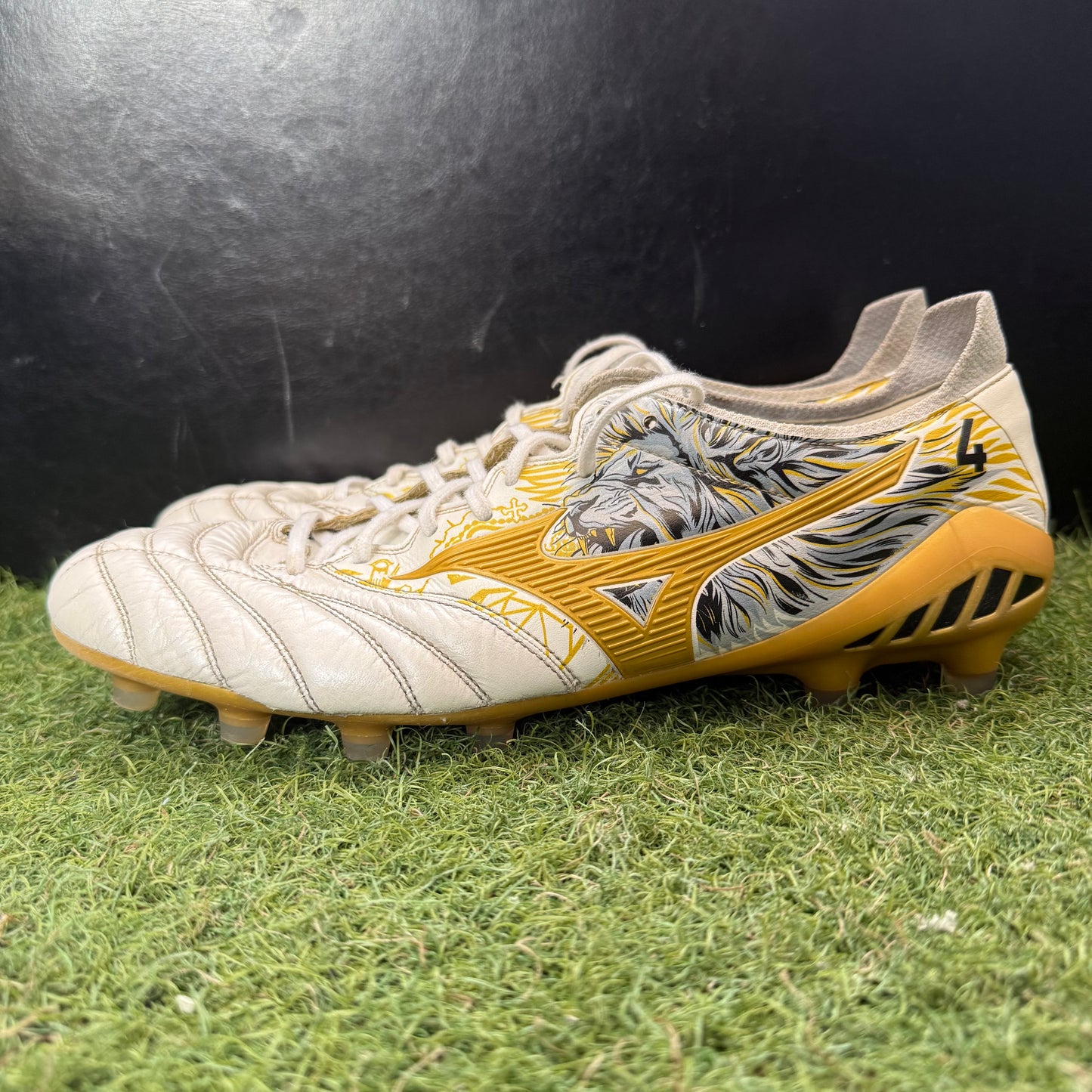 28.0 Used Goods中古スパイク Morelia Neo 3 SR4 Japan