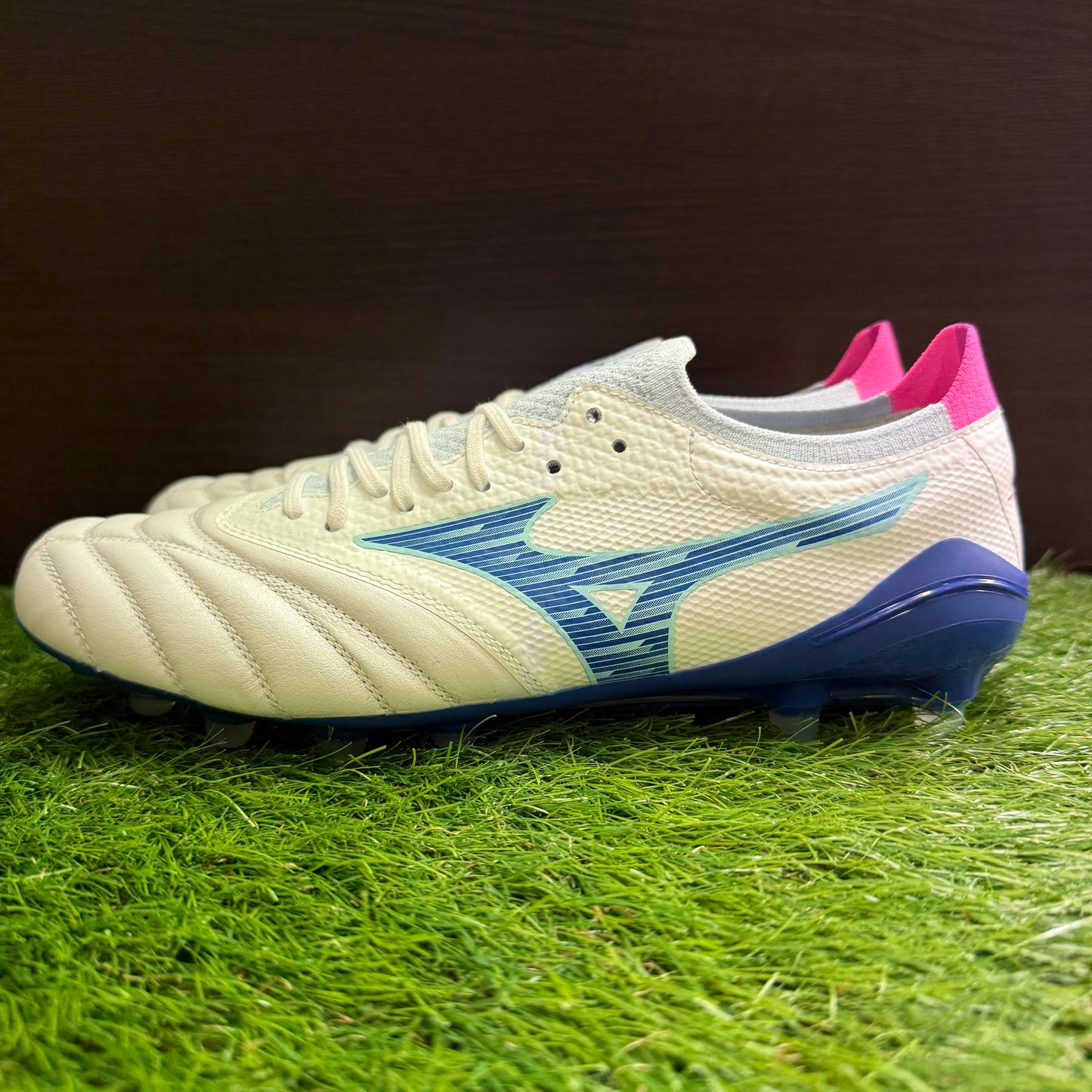 日本未発売 モレリアネオ4 β Elite AG P1GA254325