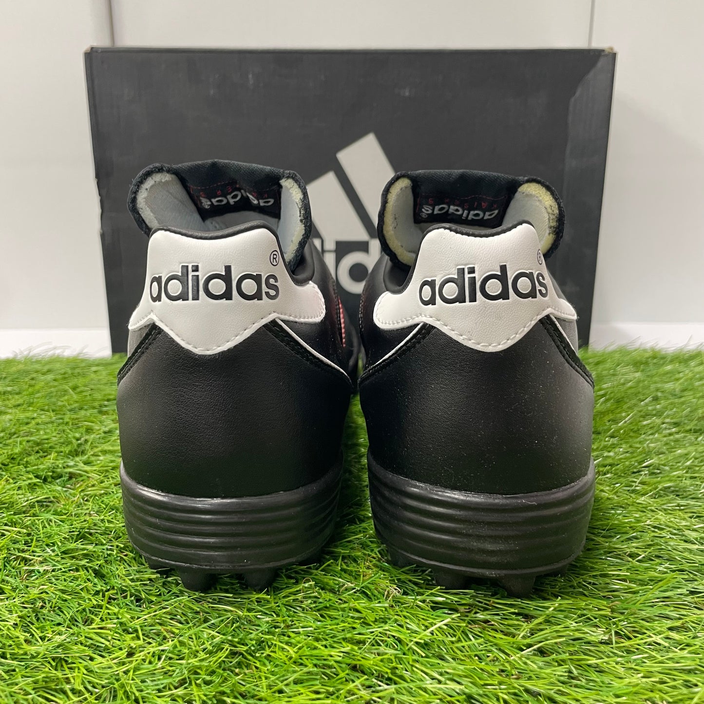 日本未発売 KAISER 5 TEAM RED STRIPES  677357