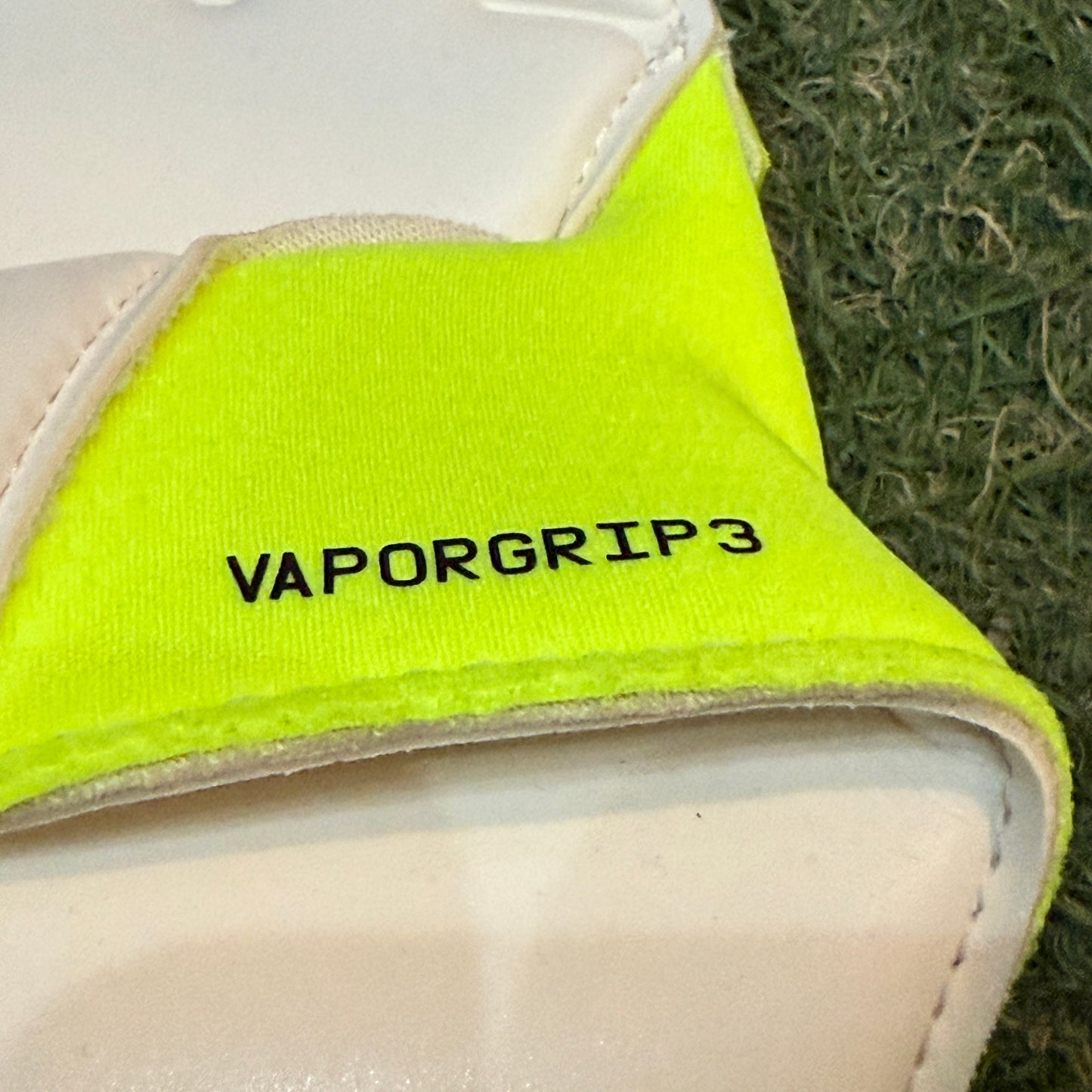 日本未発売 ヴェイパーグリップ３HQ0304 702 Vapor Grip 3