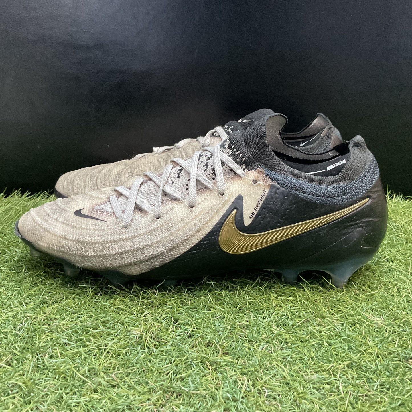 C 24.0 cm Used Goods中古スパイクPhantom GX2 Elite AG-PRO