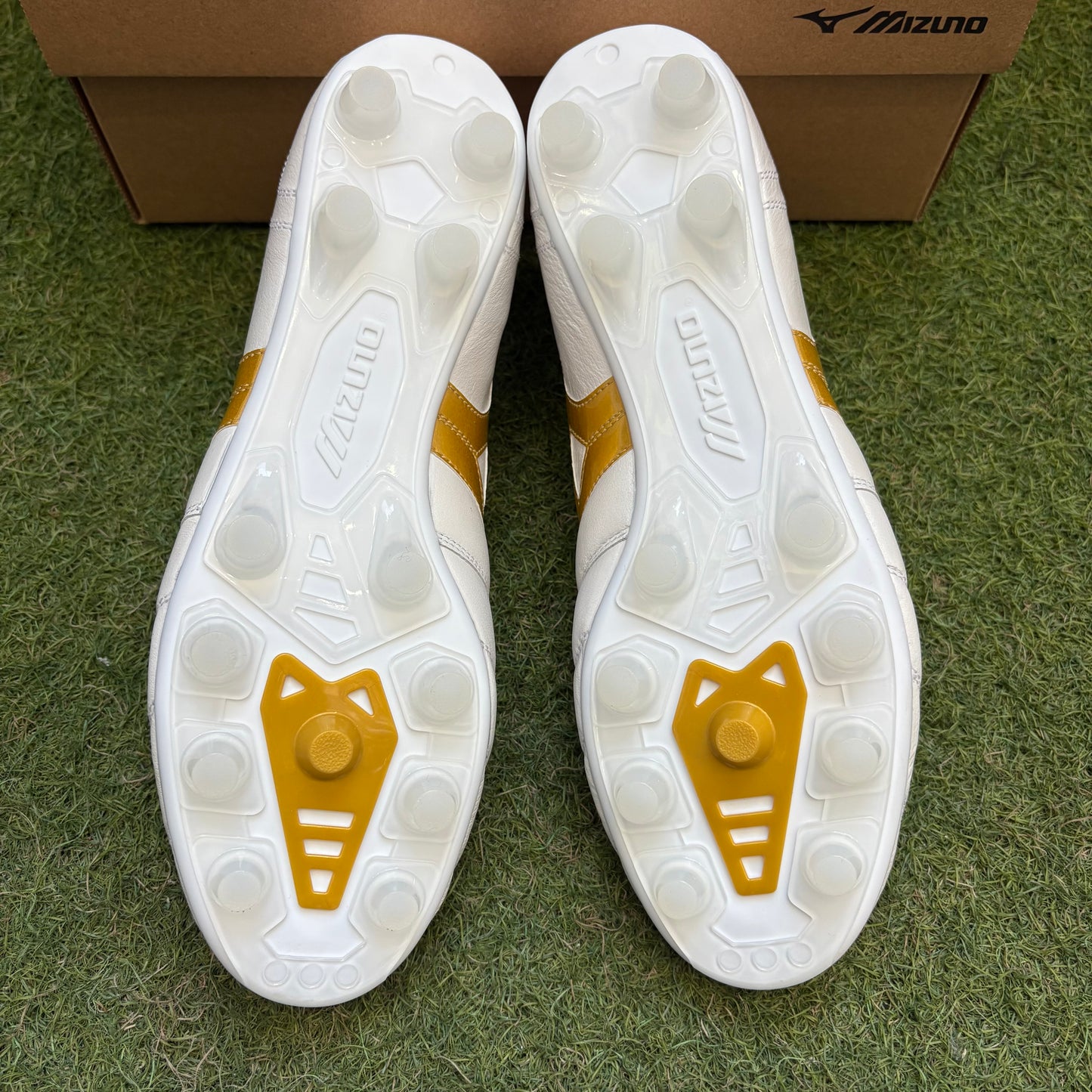 日本未発売 モレリア2 ELITE P1GA260450 海外仕様 トップモデル