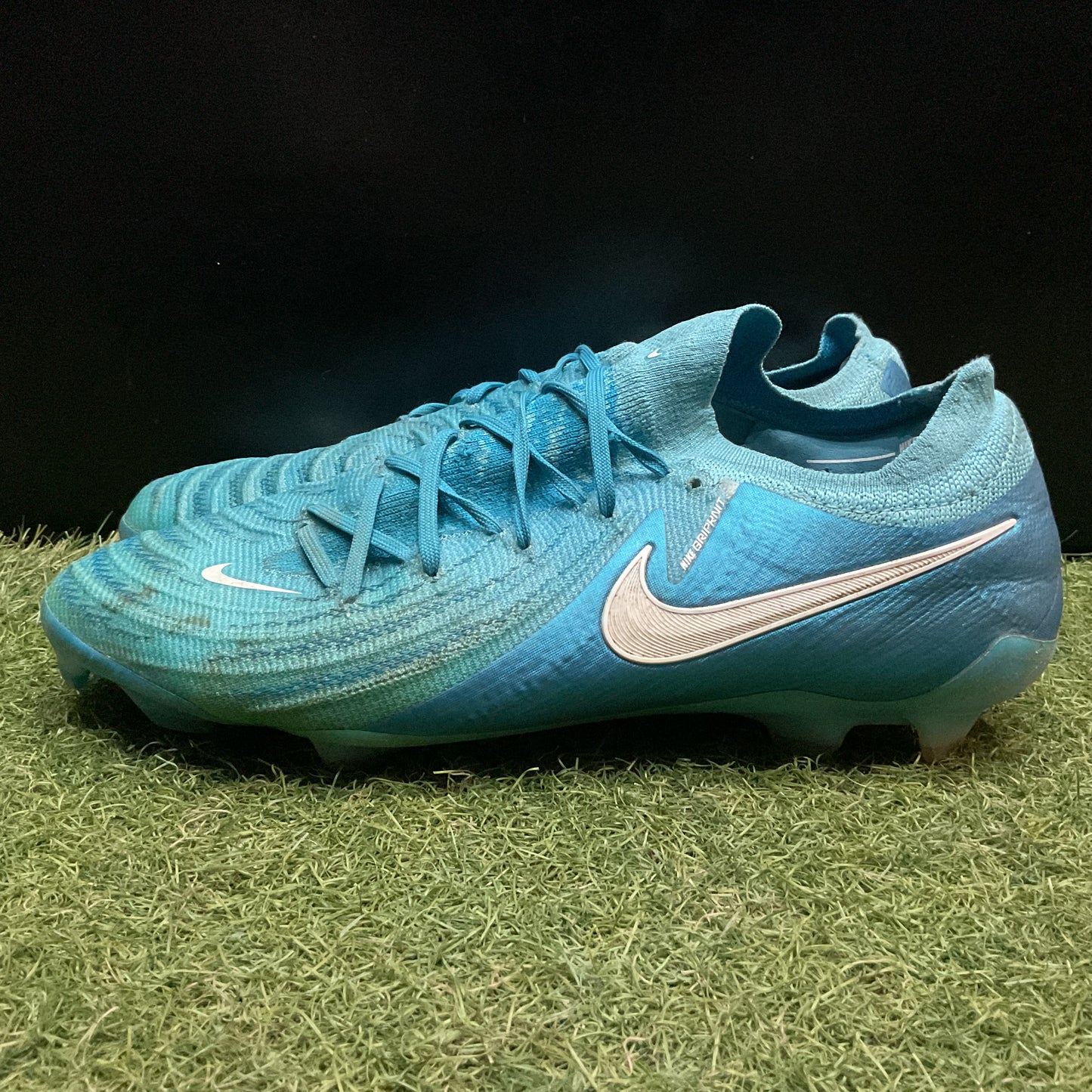 28.0 cm Used Goods中古スパイクPhantom GX2 Elite FG