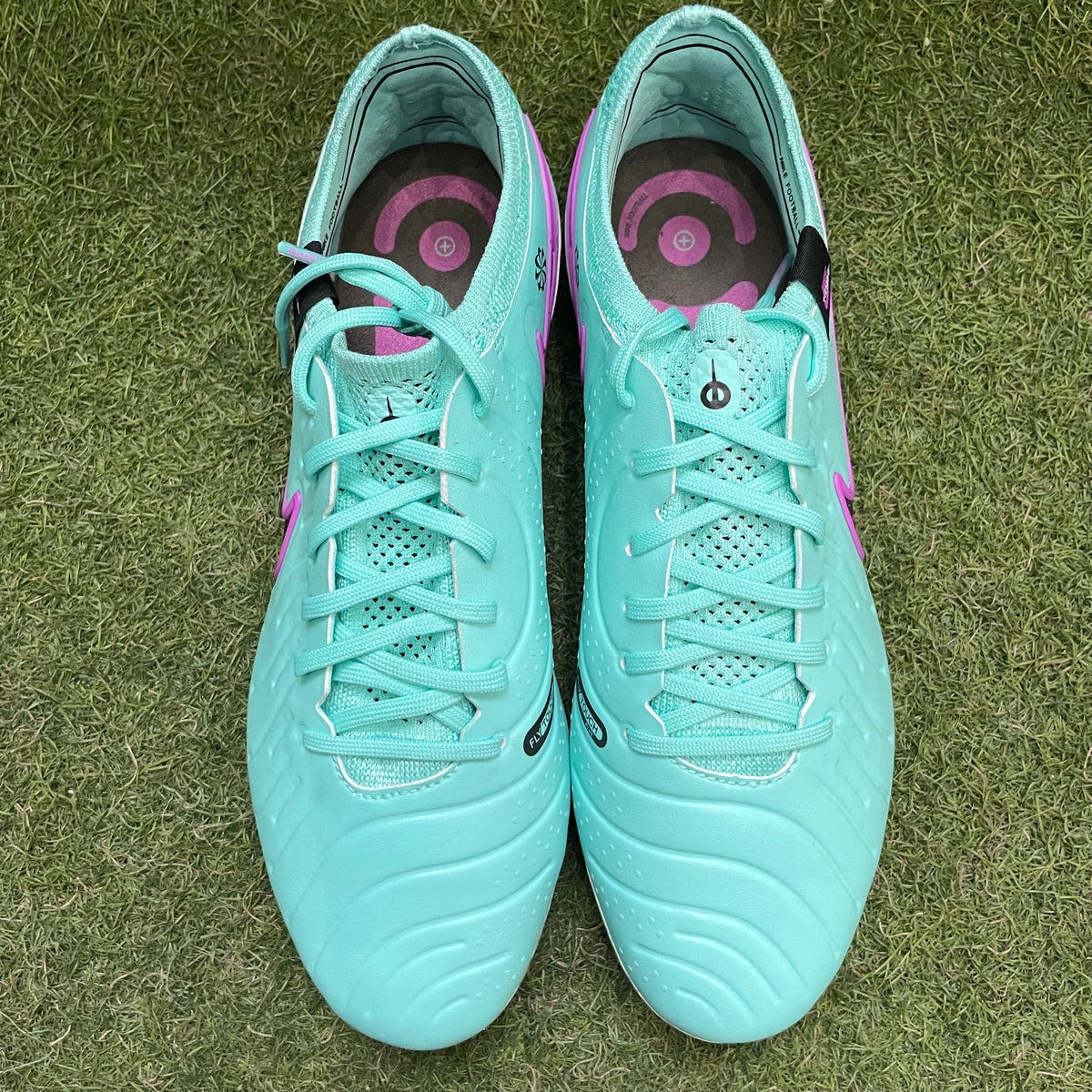 【箱無し】②TIEMPO LEGEND 10 ELITE FG 26.0cm FN7276 300