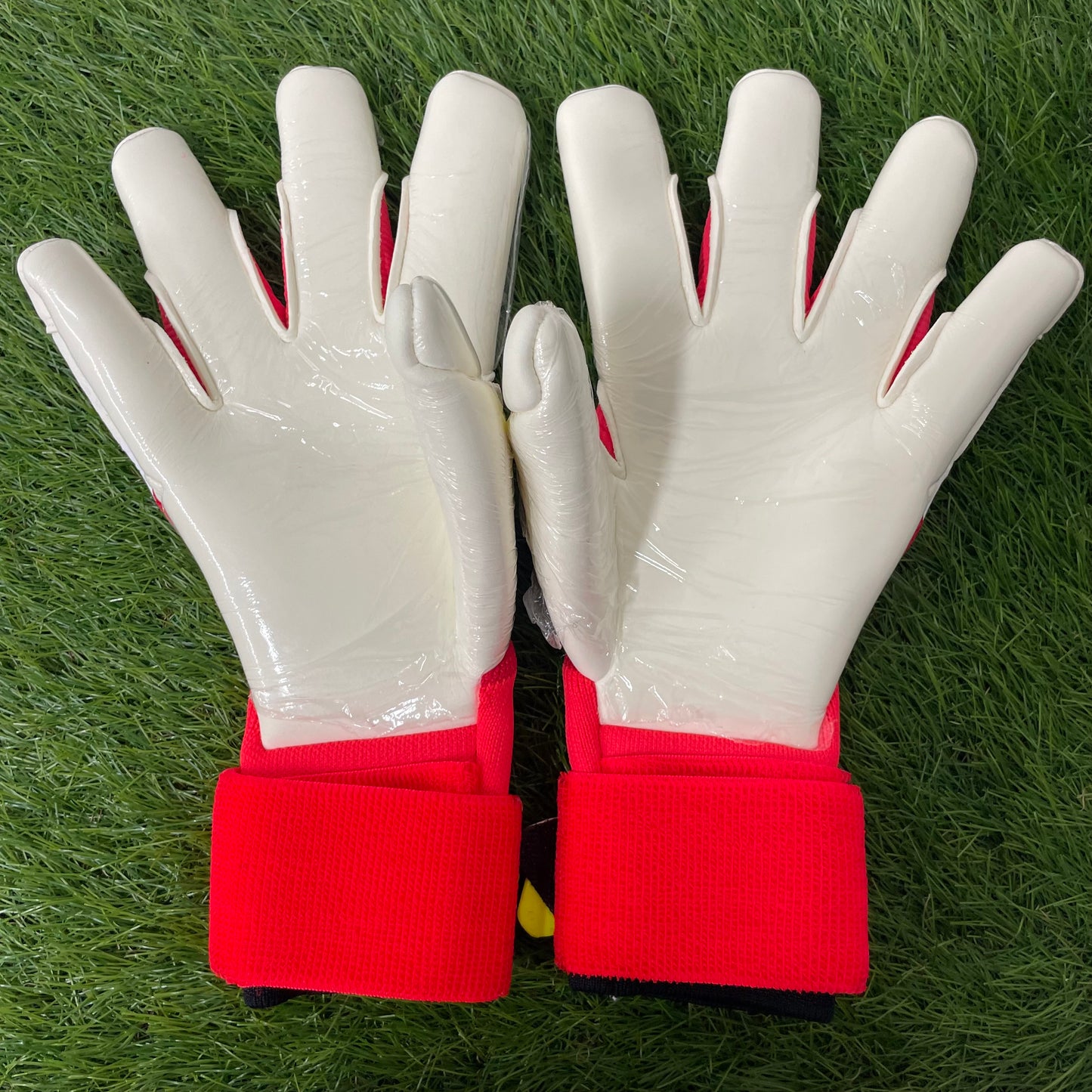 PREDATOR GOALKEEPER GLOVES PRO HYBRID STRAP JY6307