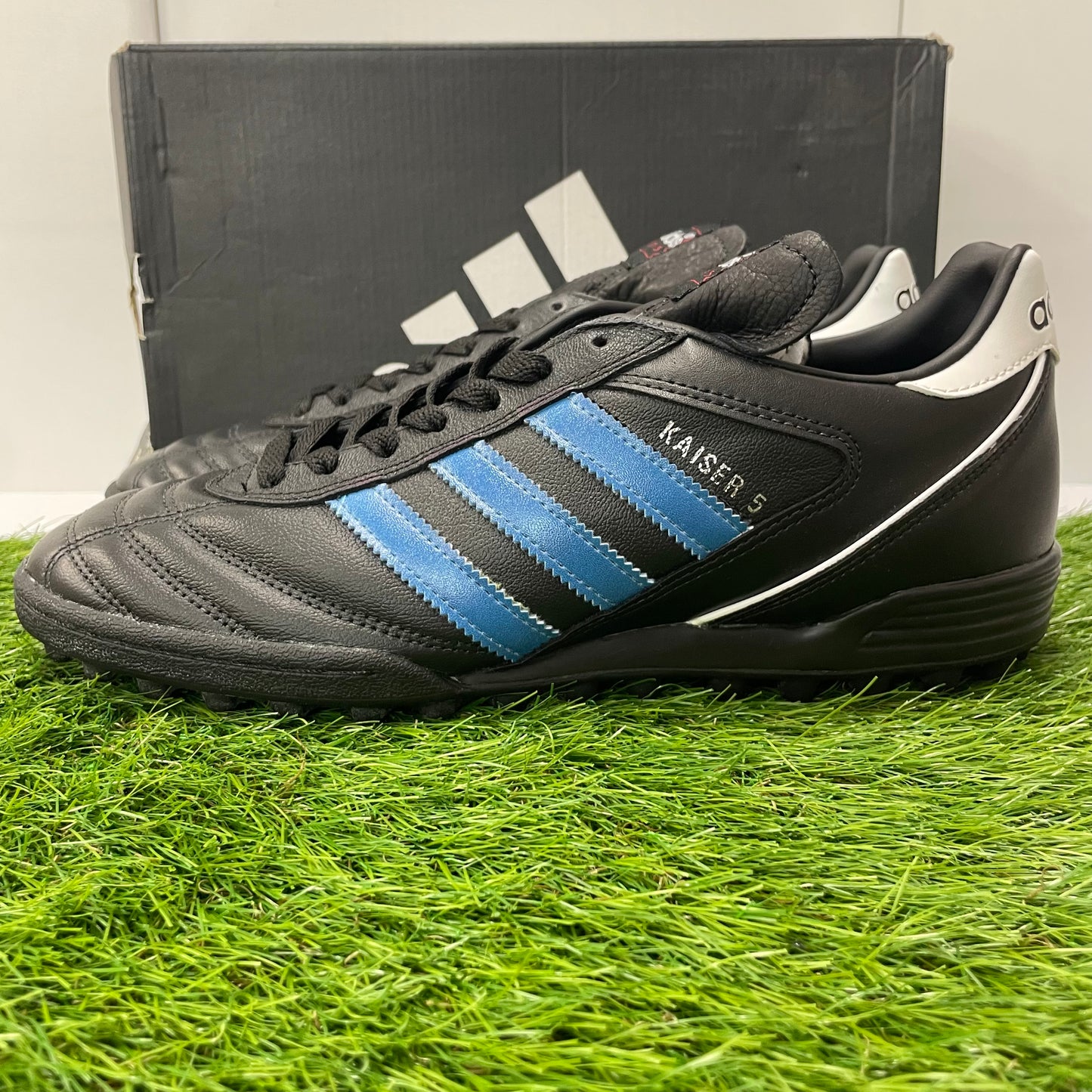 日本未発売 KAISER 5 TEAM BLUE STRIPES  677357