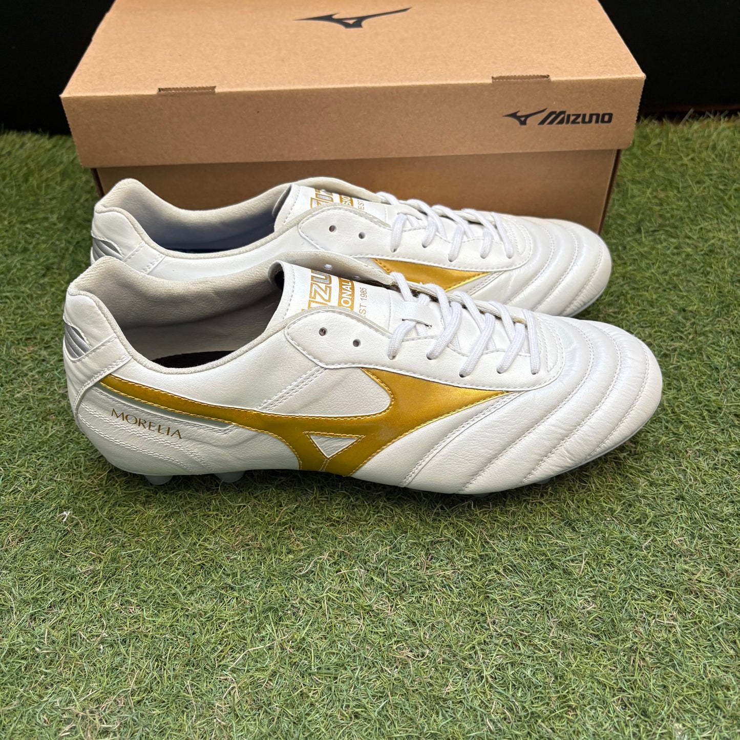 日本未発売 モレリア2 ELITE P1GA260450 海外仕様 トップモデル