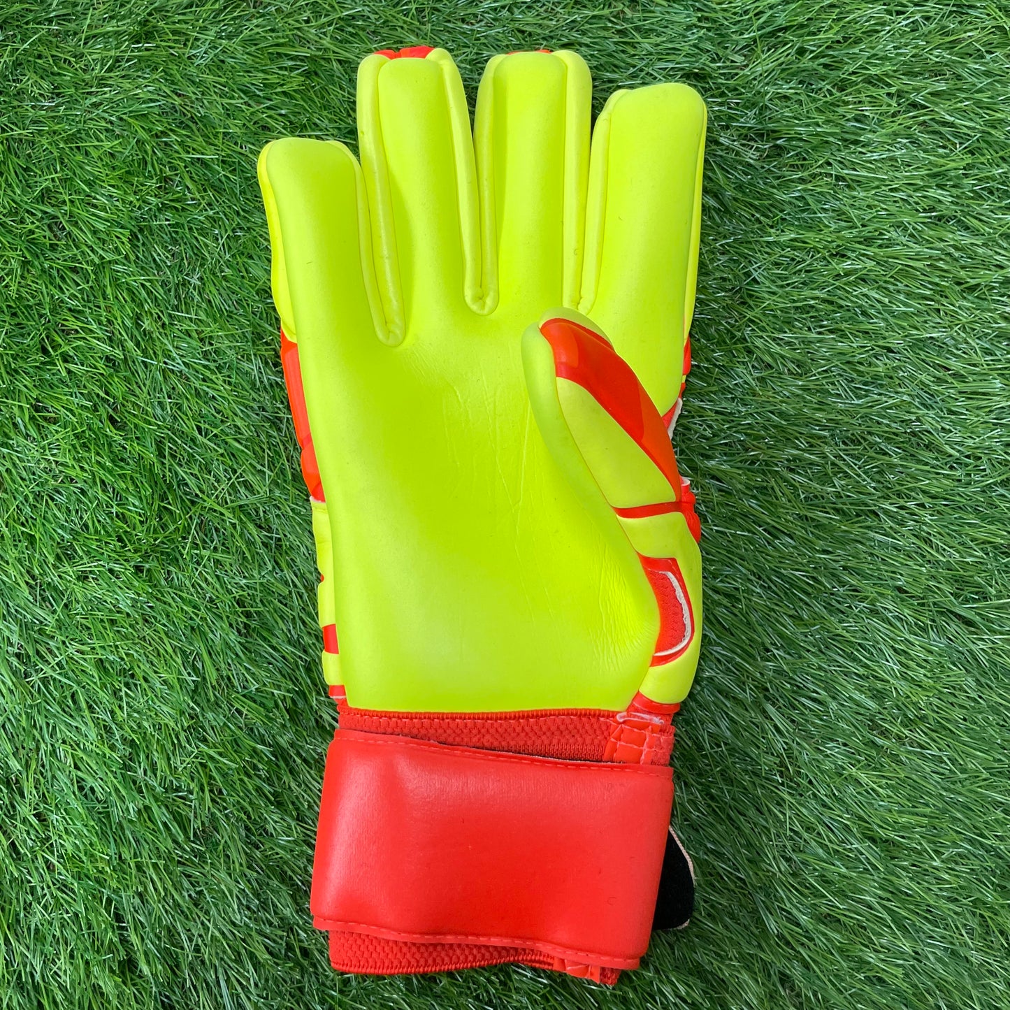 uhlsport ダイナミックインパルス　アブソルートグリップ ハーフネガティブ 1011143