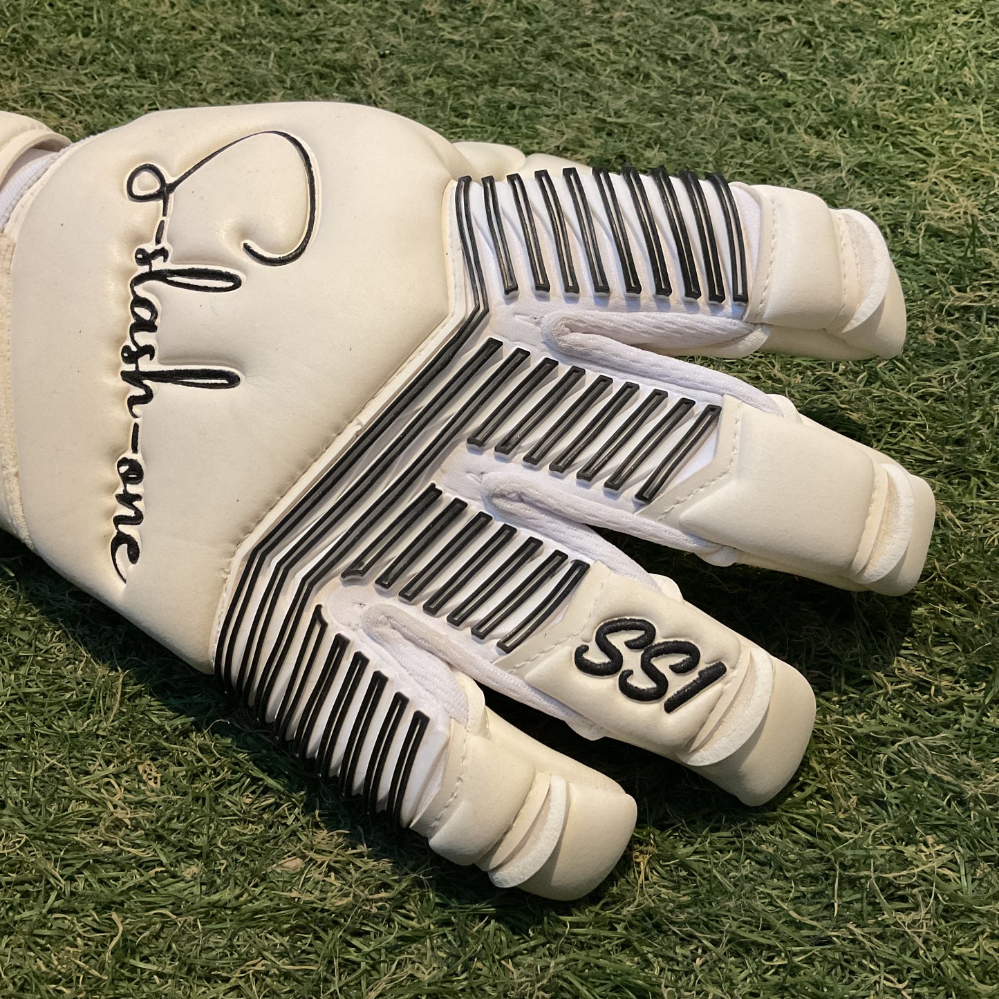 White×Black S/1 エススラッシュワン