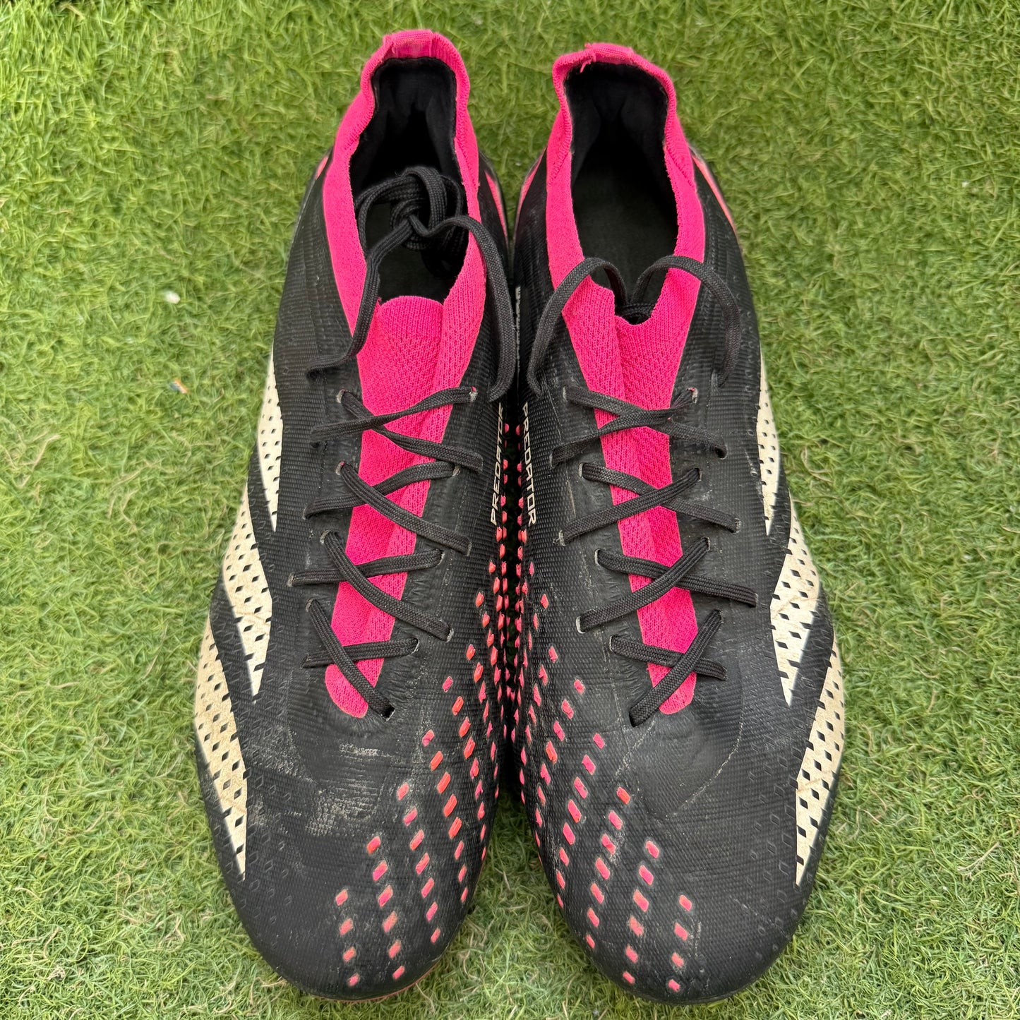 26.0cm Used Goods中古スパイクPredator Accuracy.1 HG/AG