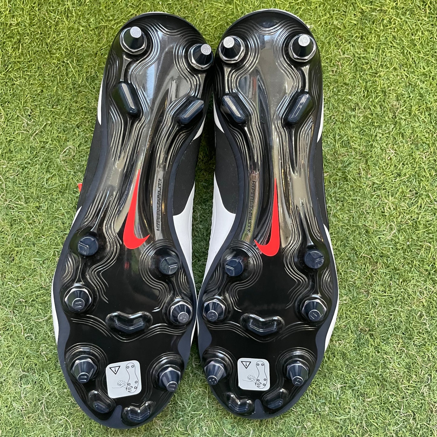 【箱無し】Tiempo Legend 10 Elite SG-PRO P 27.0cm FN7283-100