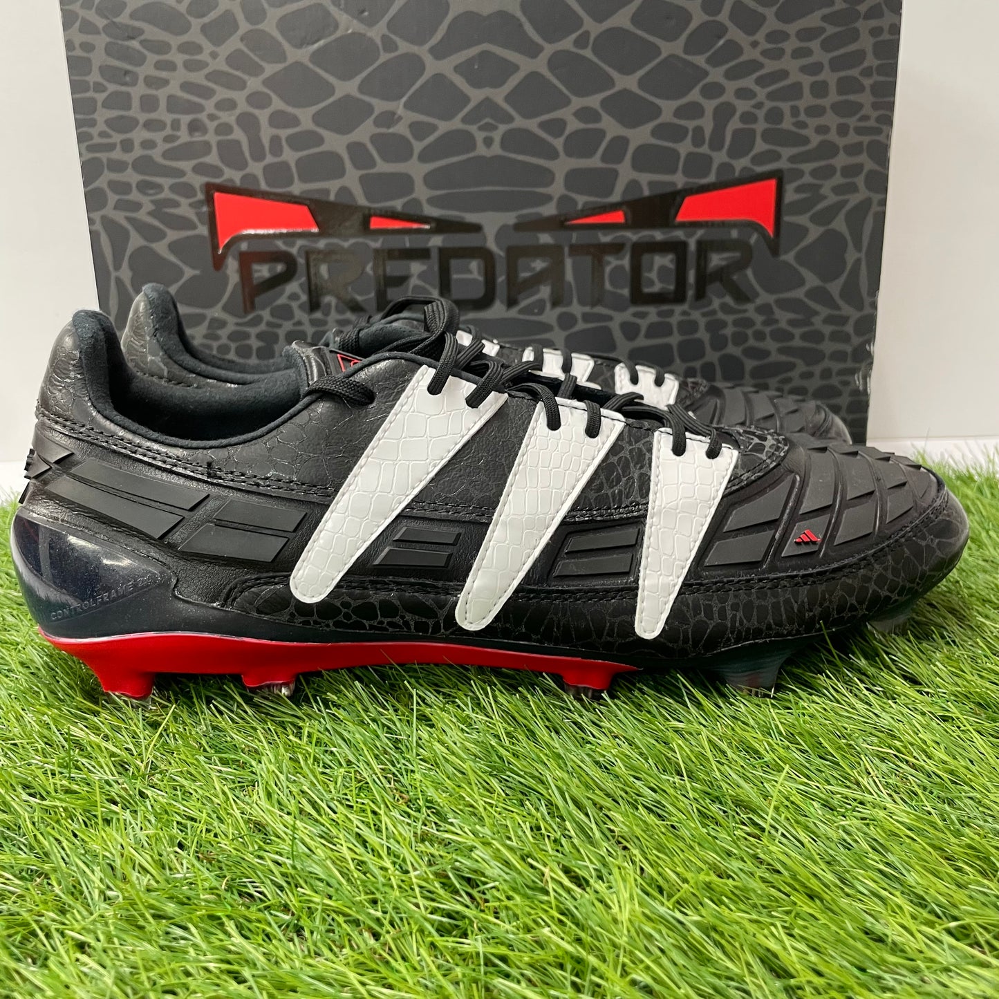 Predator 94 FG プレデター 94 IG6285