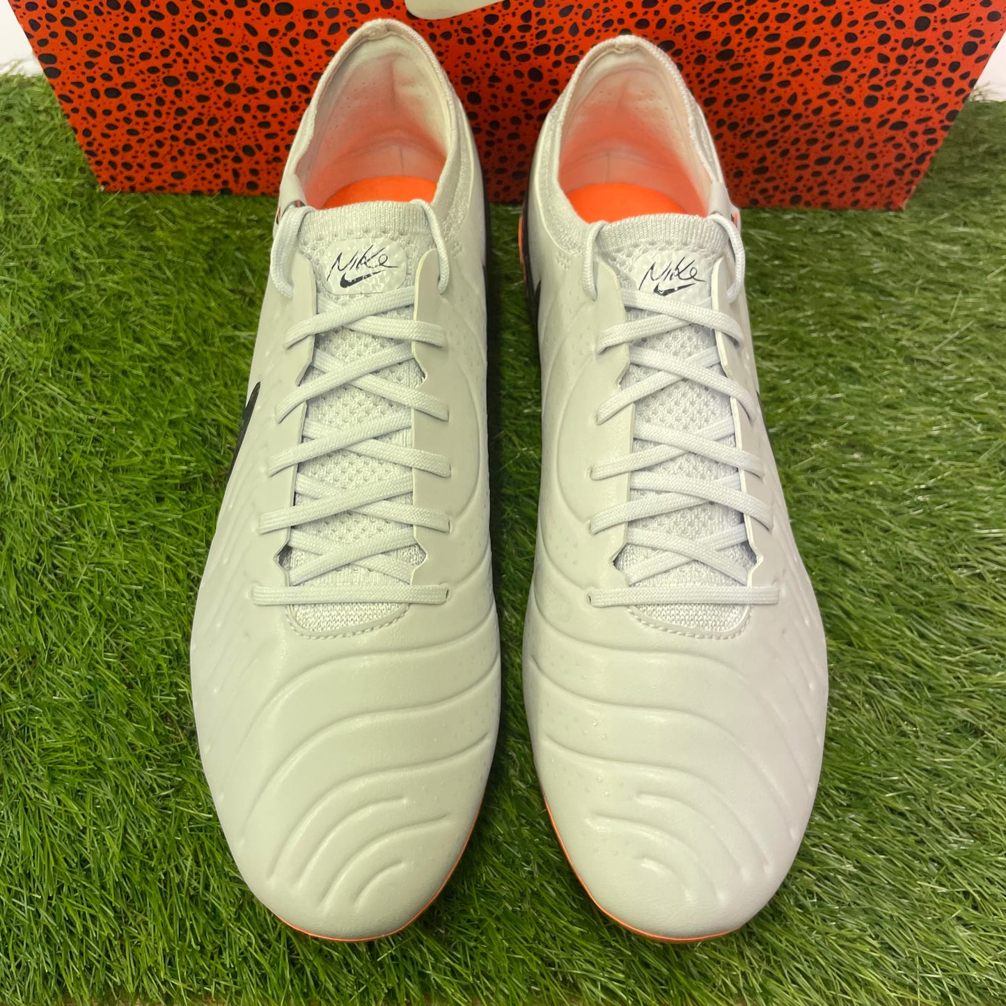 日本未発売 ティエンポレジェンド 10 エリート SG-PRO HF4824 900 Tiempo legend Elite