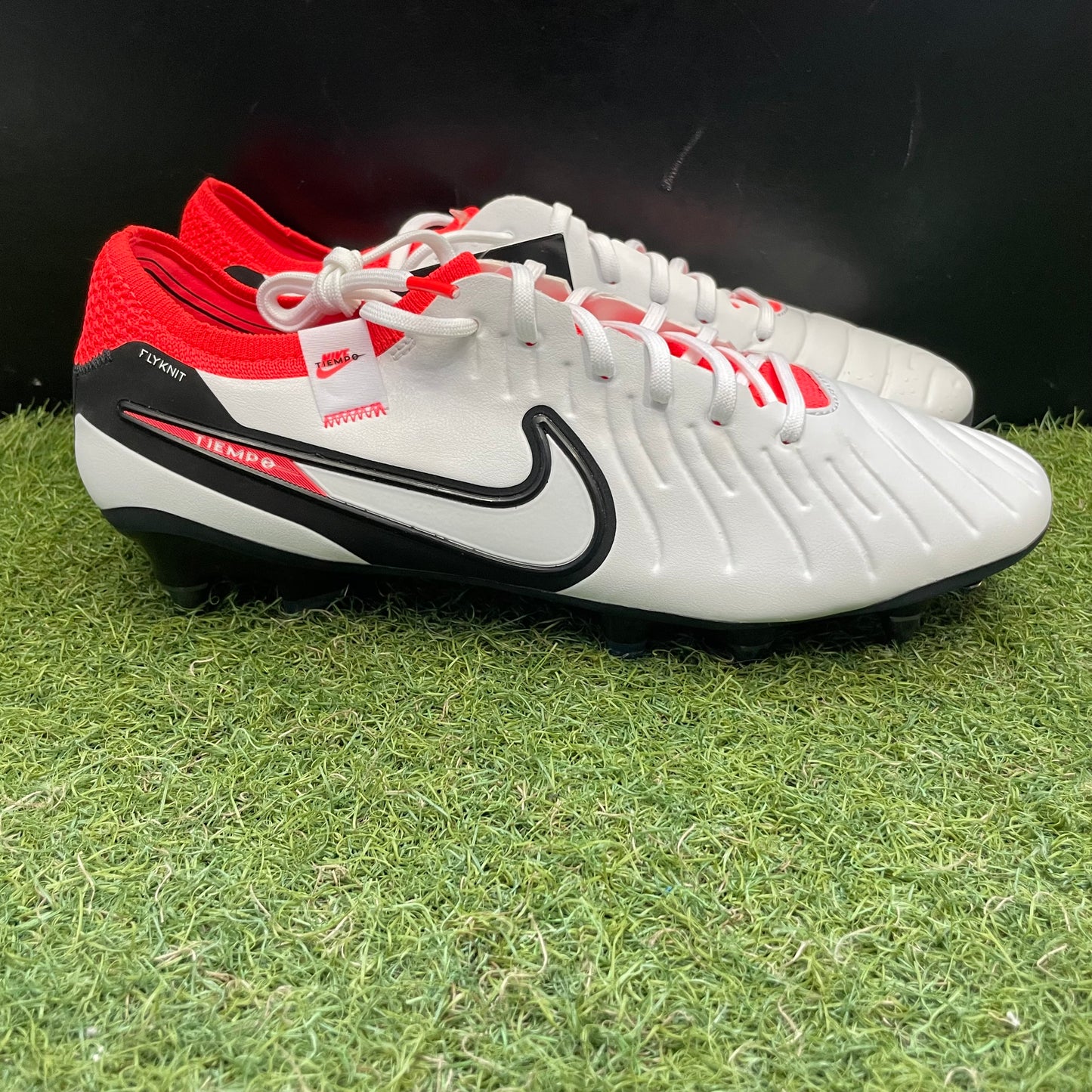 【箱無し】Tiempo Legend 10 Elite SG-PRO P 27.0cm FN7283-100