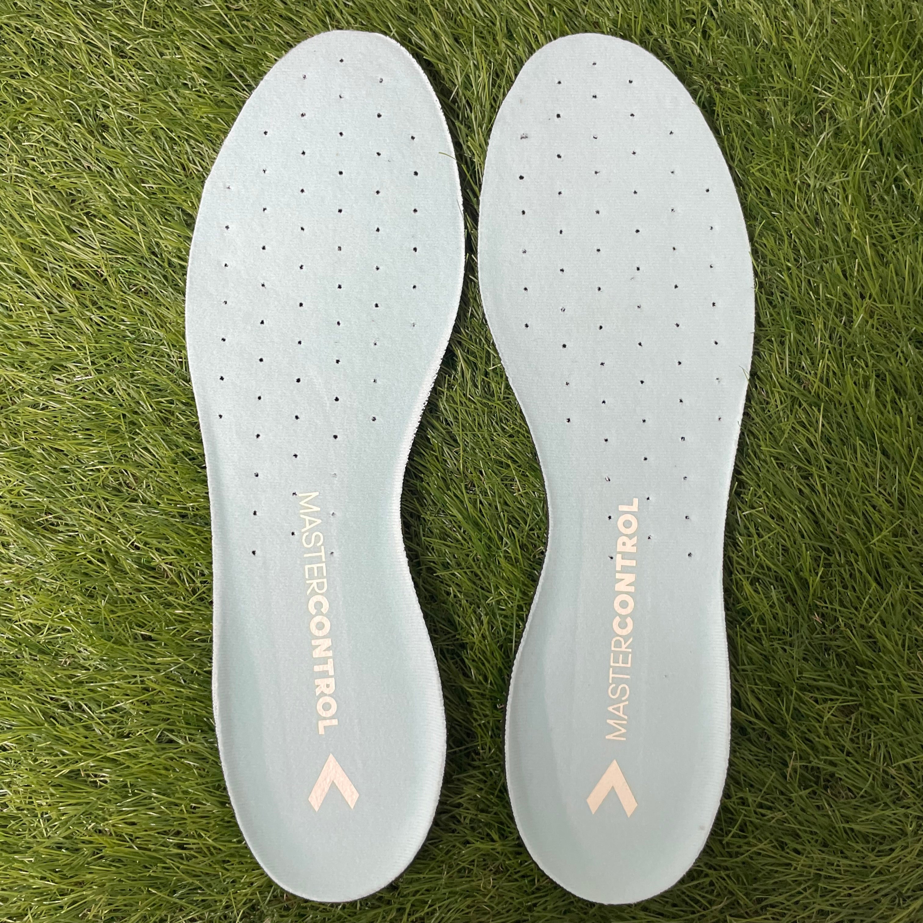 日本未発売 ACE 17+ PURECONTROL SG S77170 – 俺の足 サッカー用品