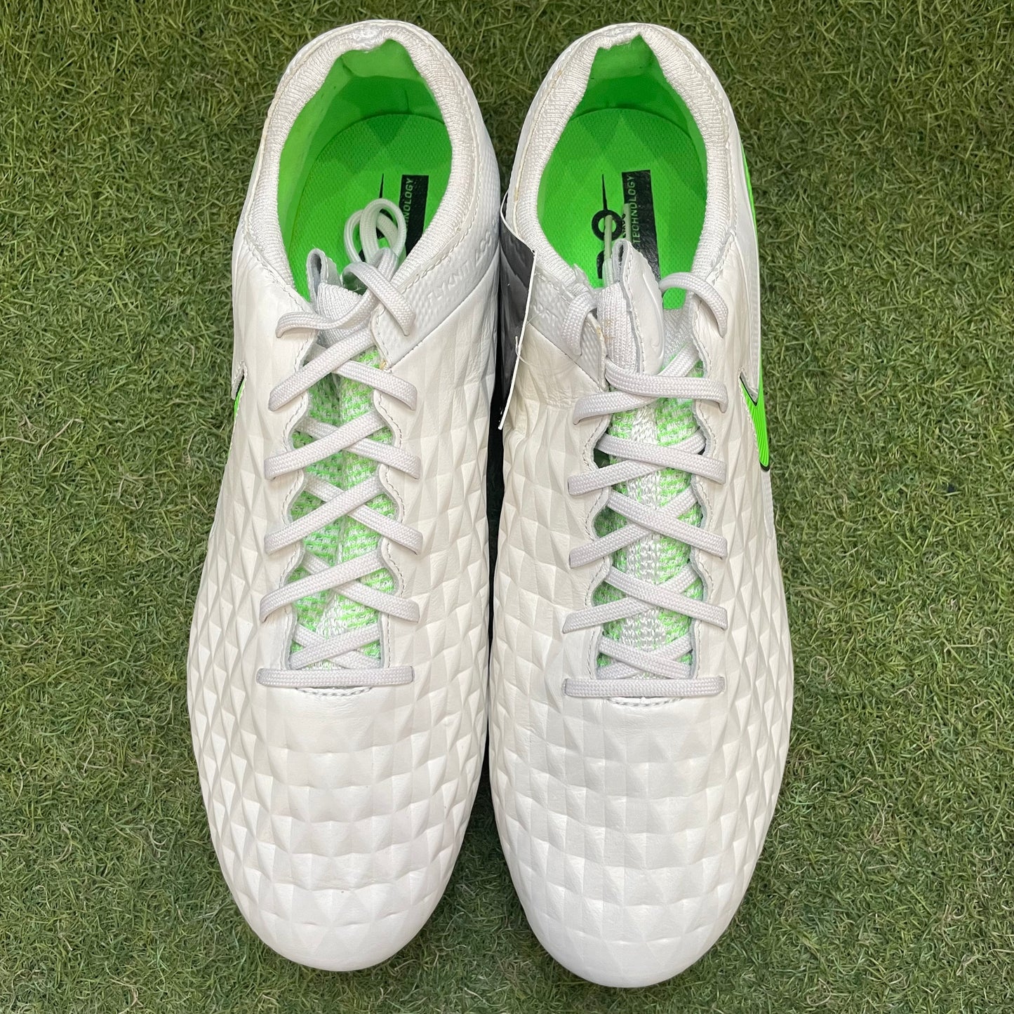 【箱無し】Tiempo Legend 8 Elite SG-PRO 29.0cm AT5900-030