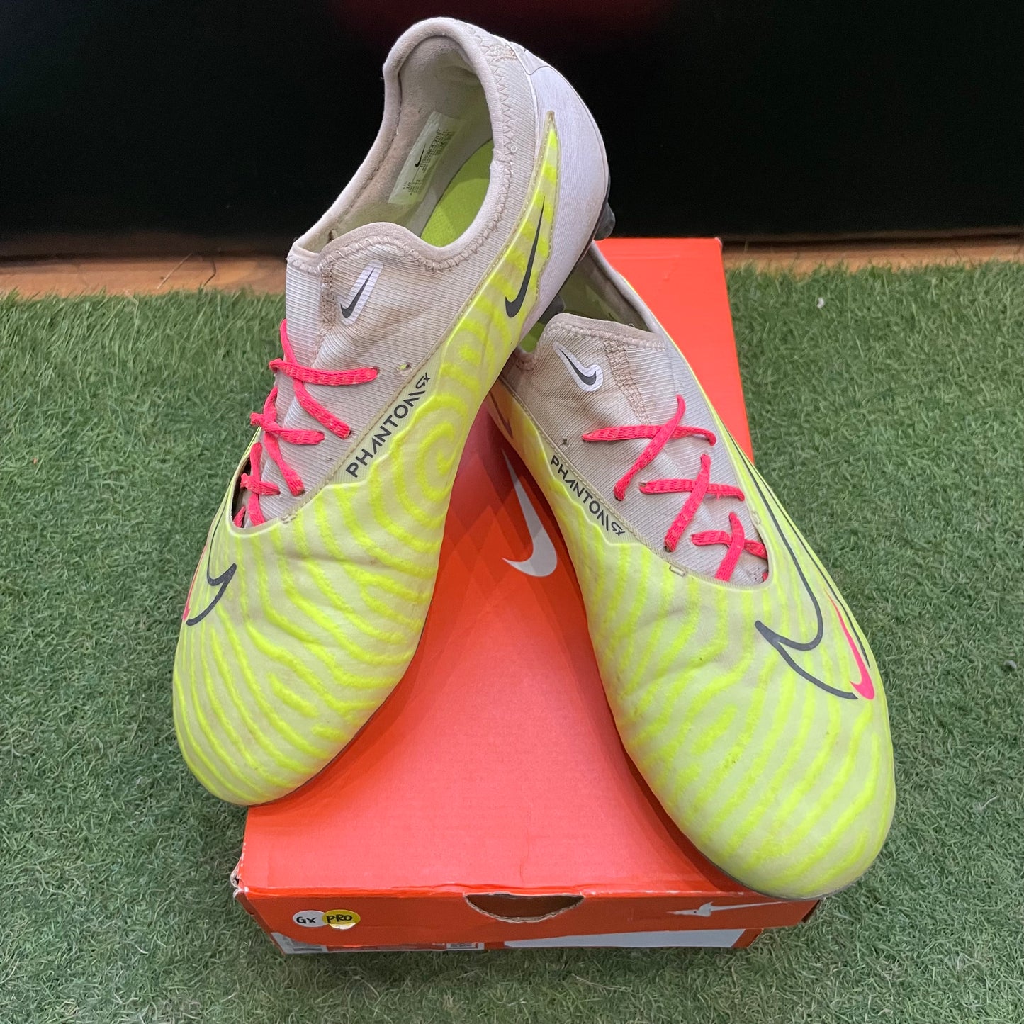 28.0 cm Used Goods中古スパイクPhantom Gx Pro HG