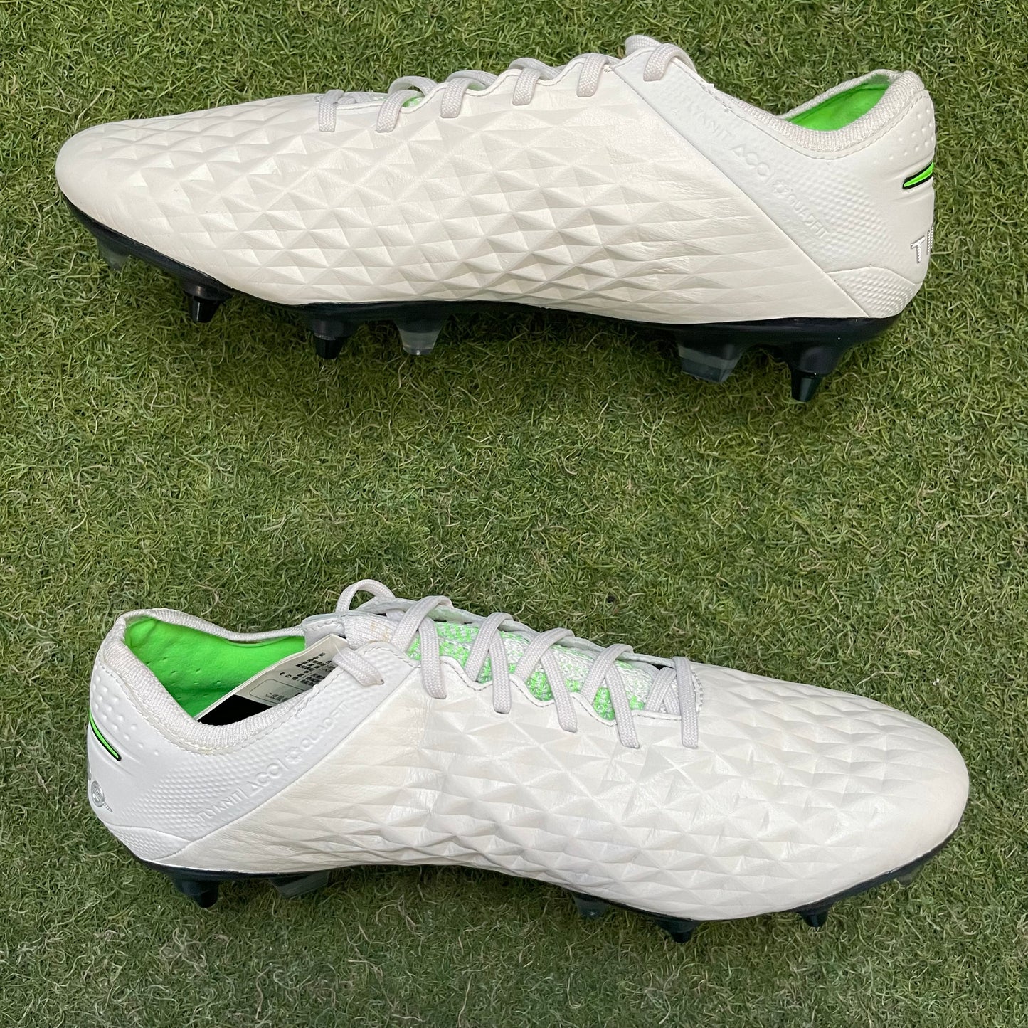 【箱無し】Tiempo Legend 8 Elite SG-PRO 29.0cm AT5900-030